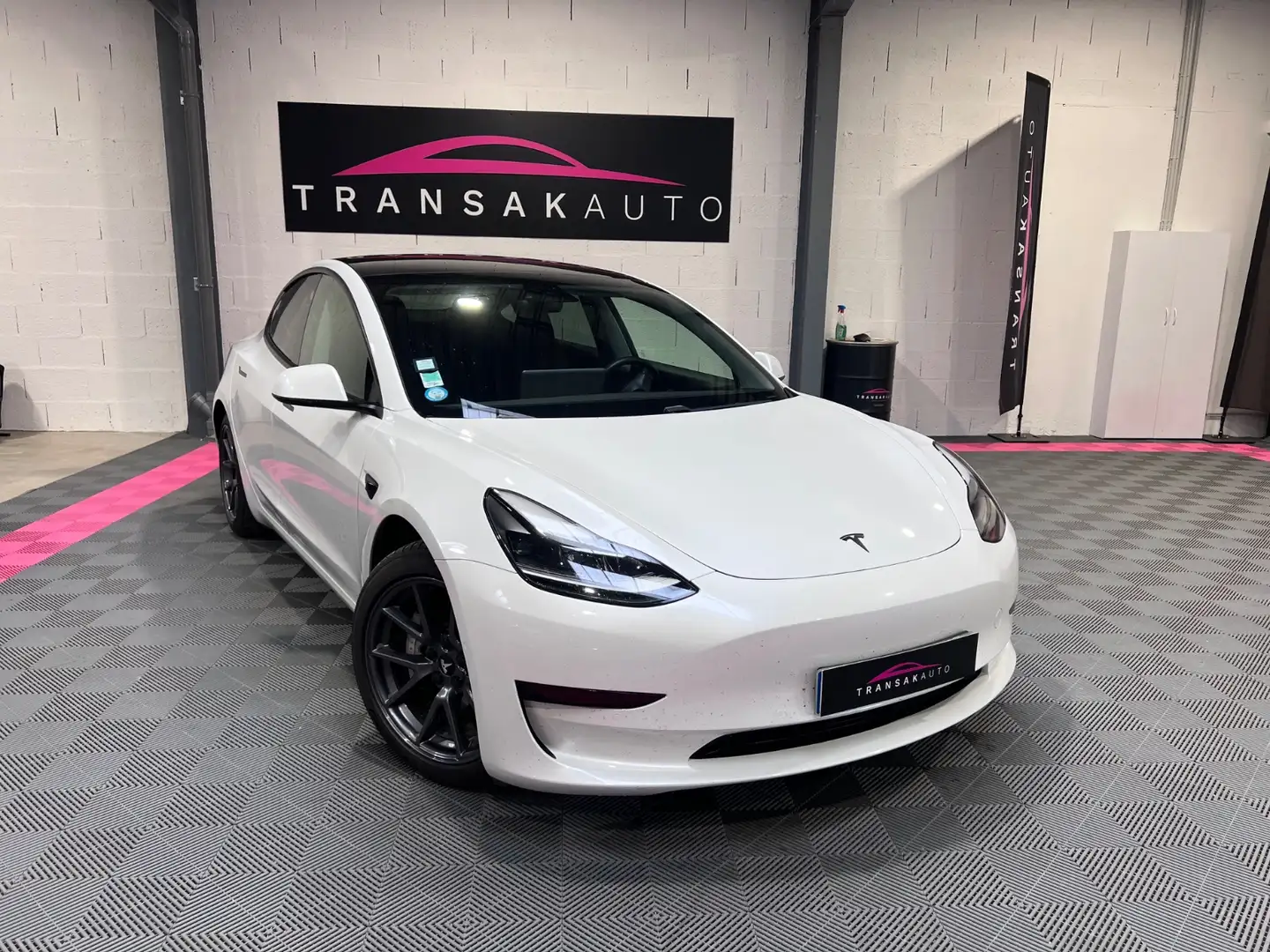 Tesla Model 3 Weiß - 1