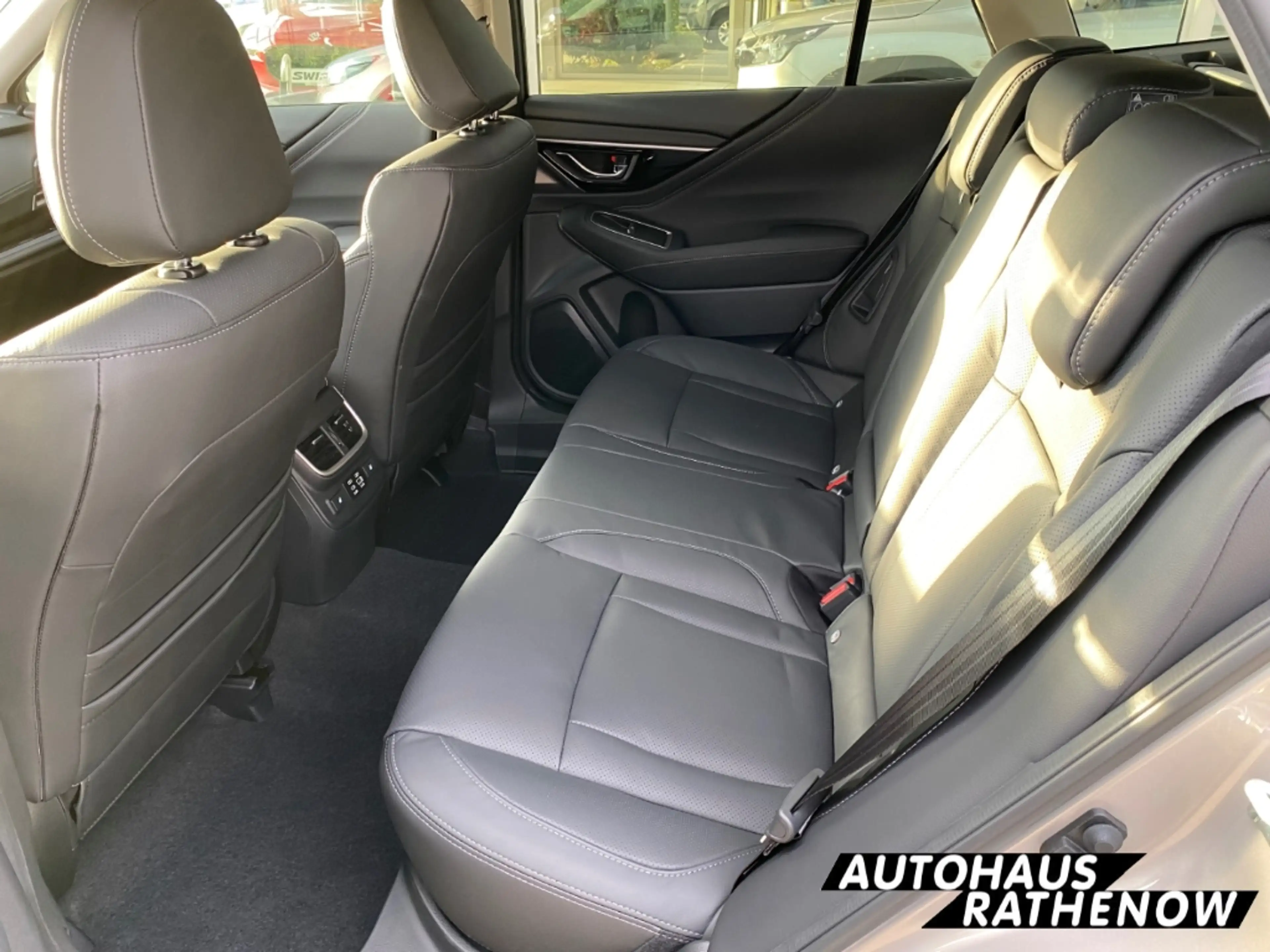 Subaru OUTBACK Platinum 2.5i Leder LED Kurvenlicht NAVI el. Heckk — photo 14
