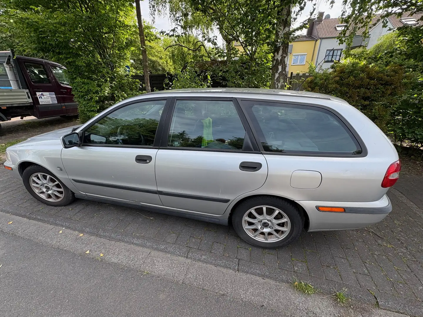 Volvo V40 V40 1.9 D Comfort Серебристый - 2
