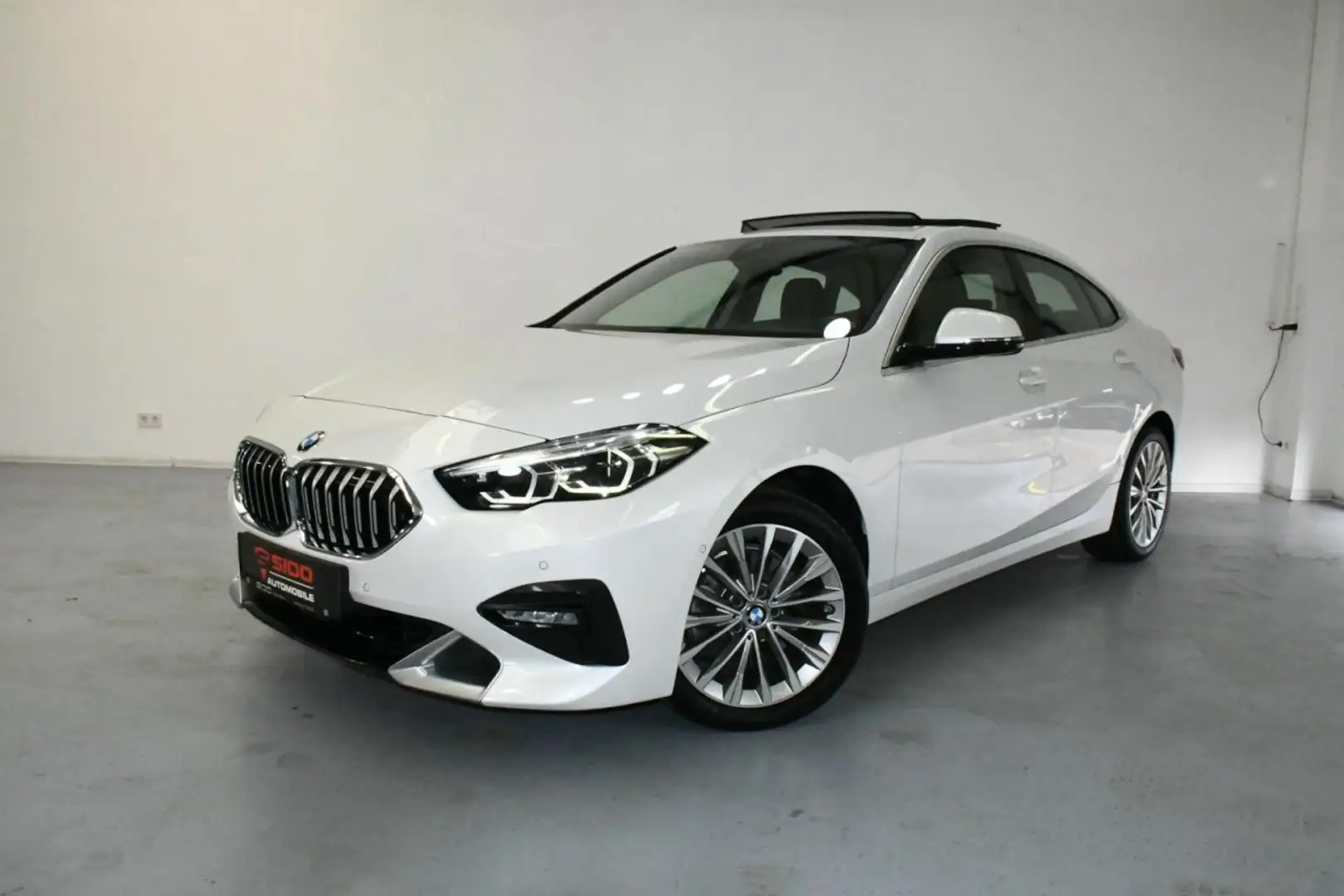 BMW 218 i Gran Coupe ACC*HuD*PANO*NAV*CAM*LK.HEIZ Klima Weiß - 1