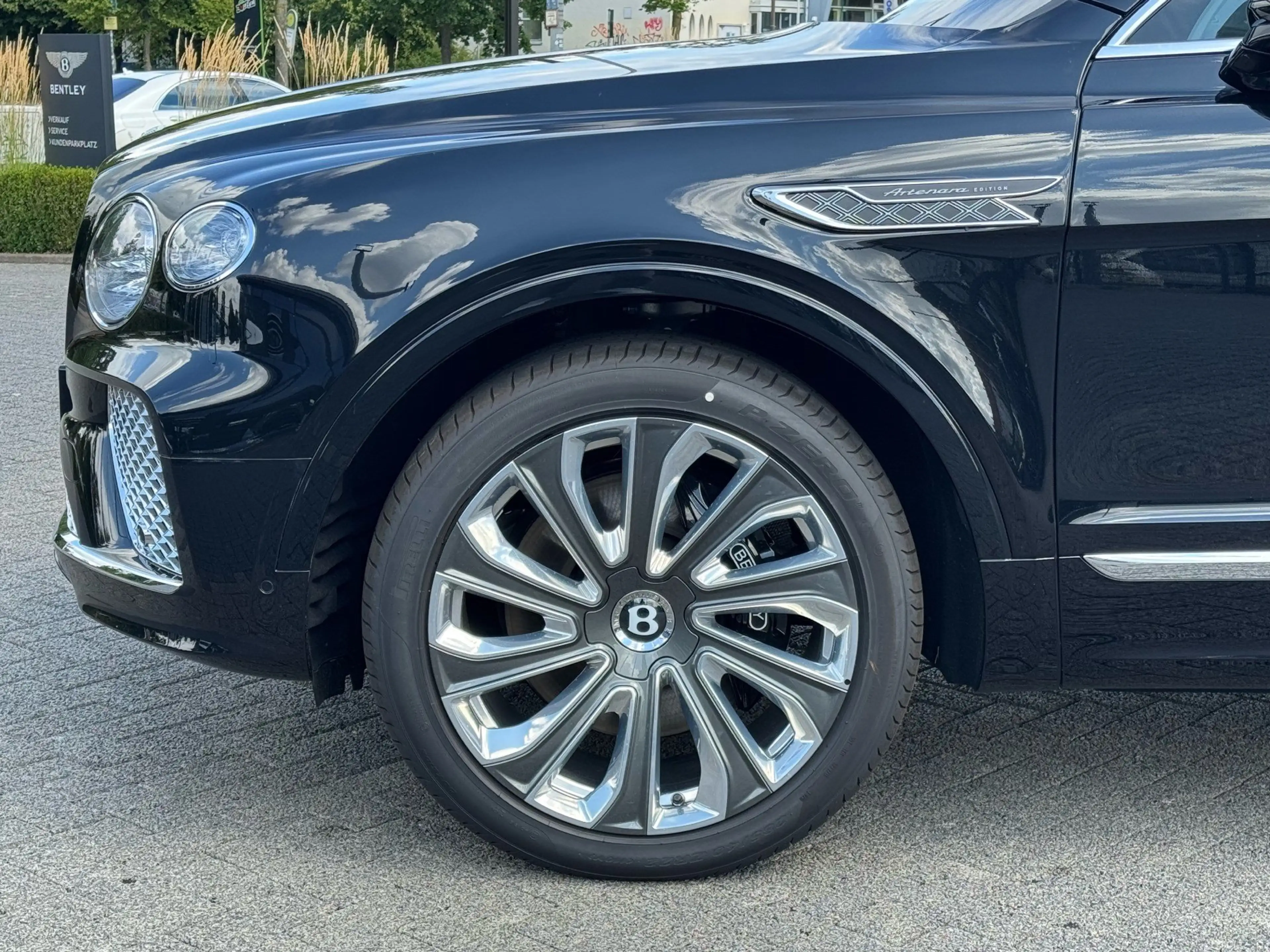 Bentley Bentayga Hybrid Artenara *Special Edition* — photo 4