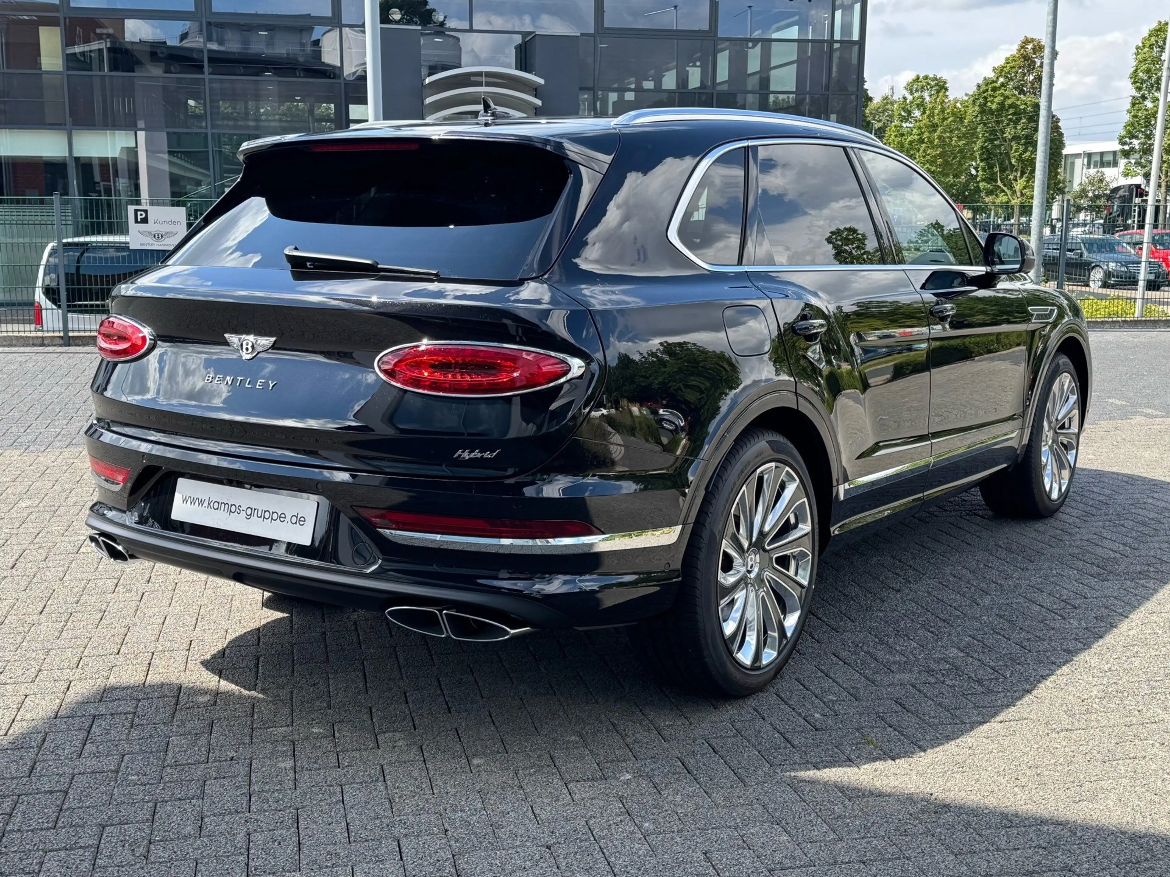 Bentley Bentayga Hybrid Artenara *Special Edition* — photo 8