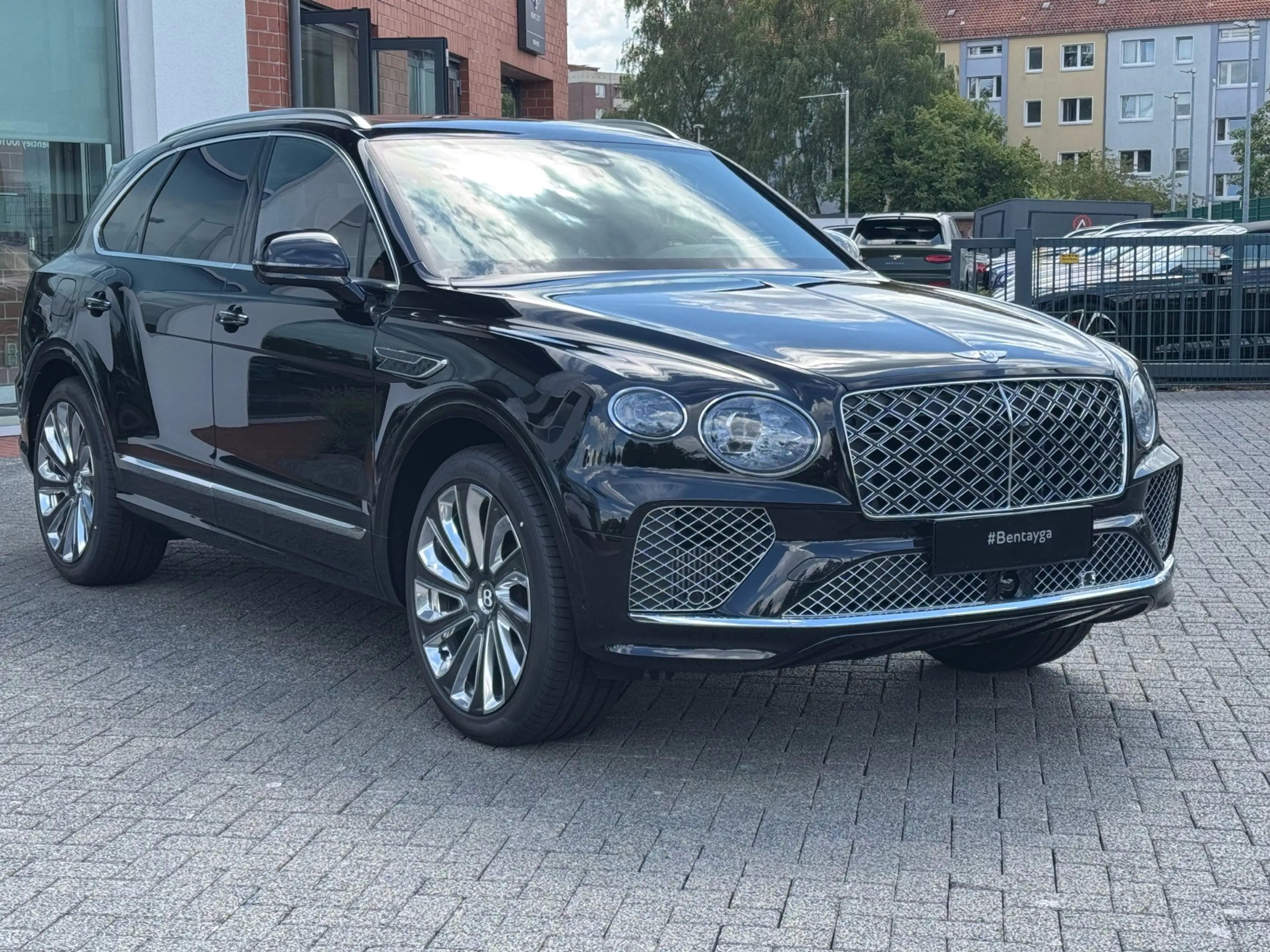 Bentley Bentayga Hybrid Artenara *Special Edition* — photo 3