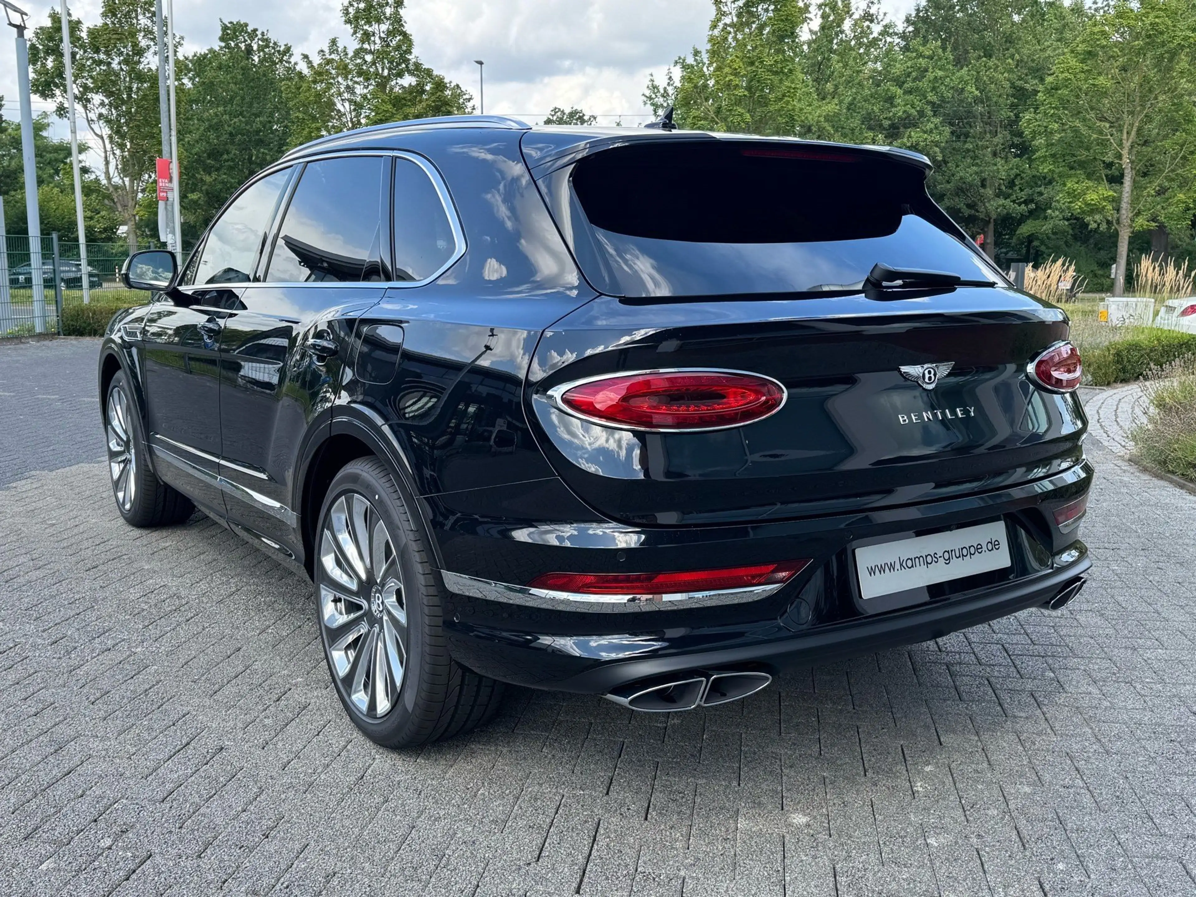 Bentley Bentayga Hybrid Artenara *Special Edition* — photo 6