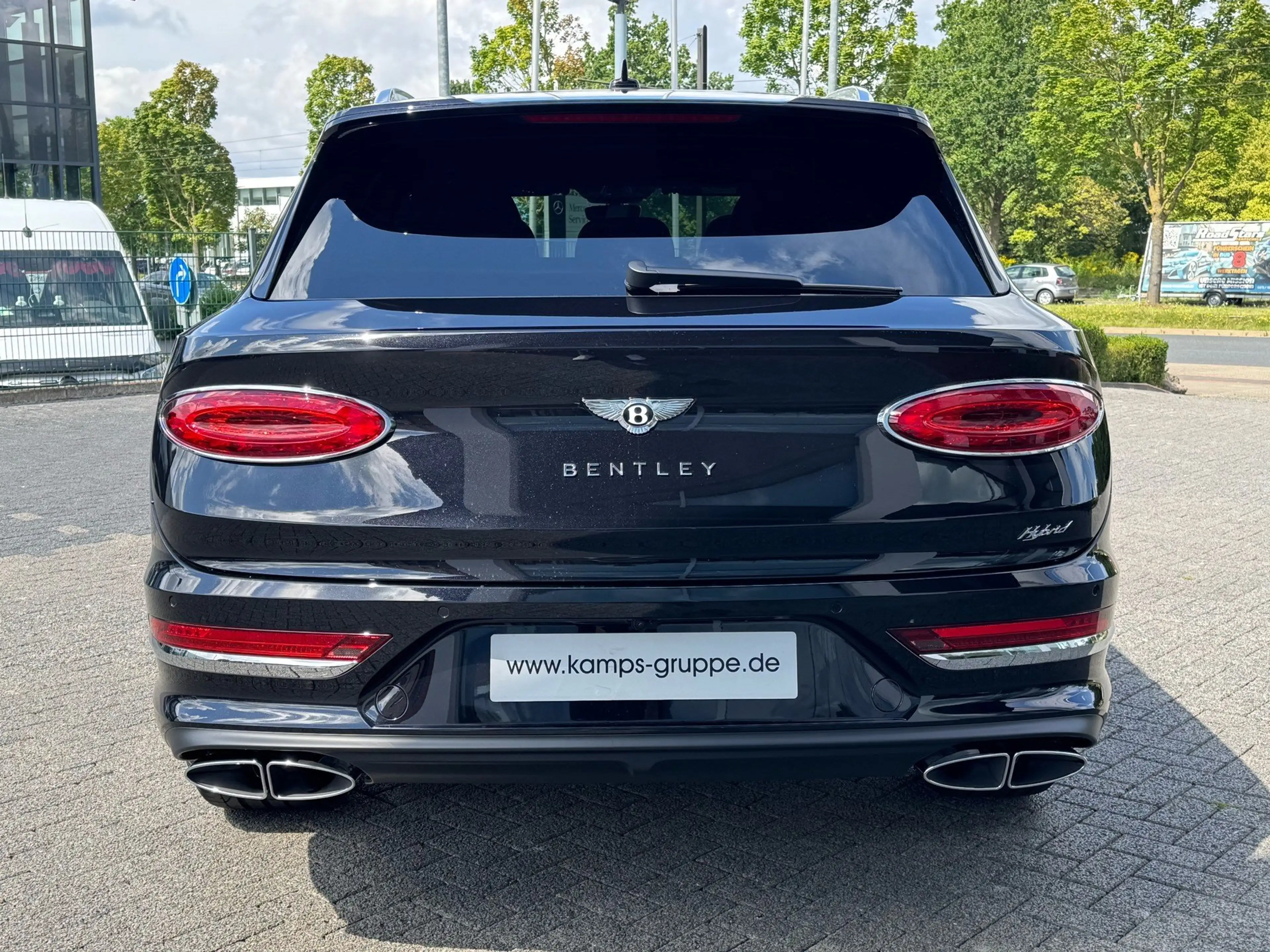Bentley Bentayga Hybrid Artenara *Special Edition* — photo 7