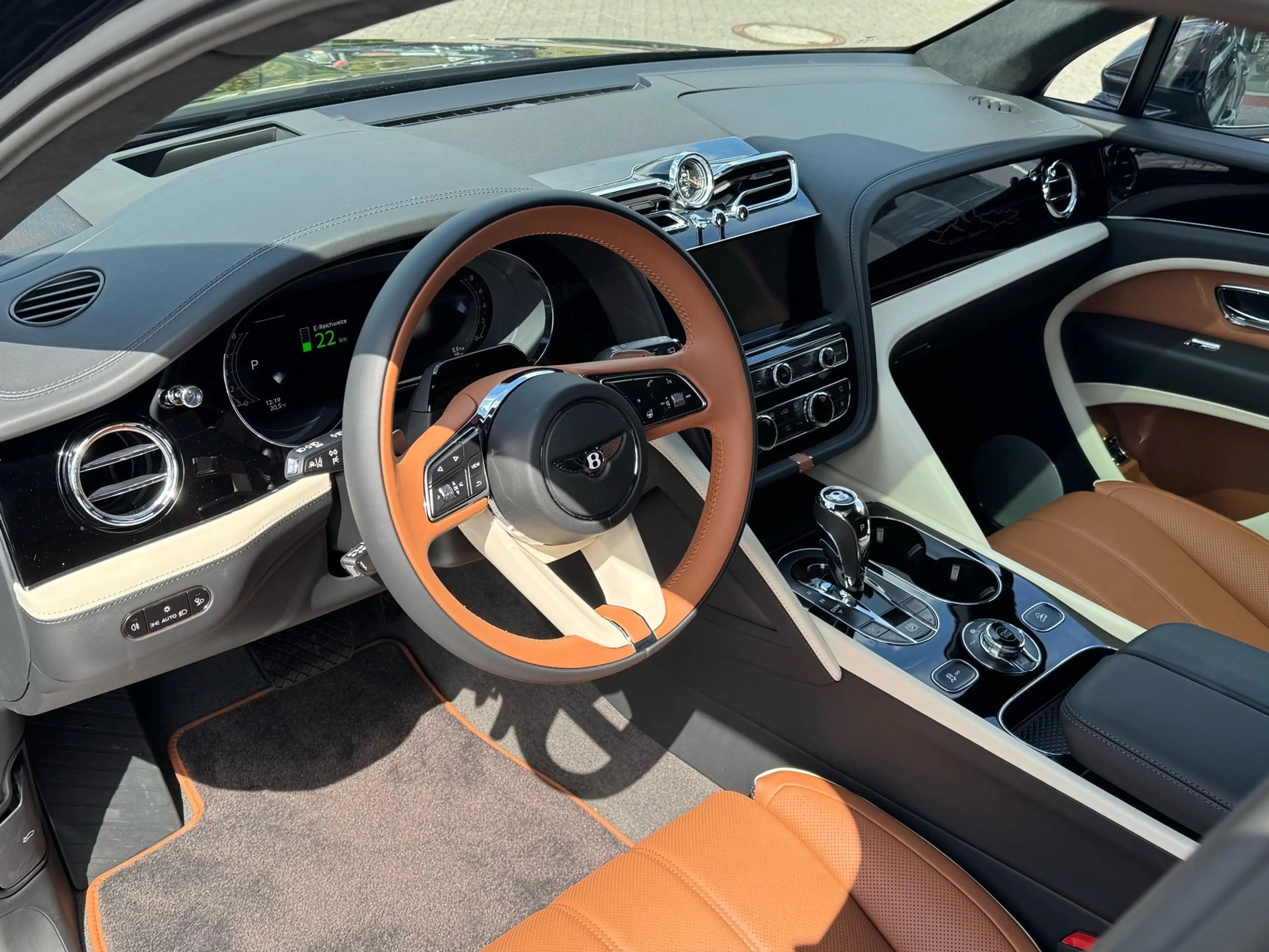 Bentley Bentayga Hybrid Artenara *Special Edition* — photo 11
