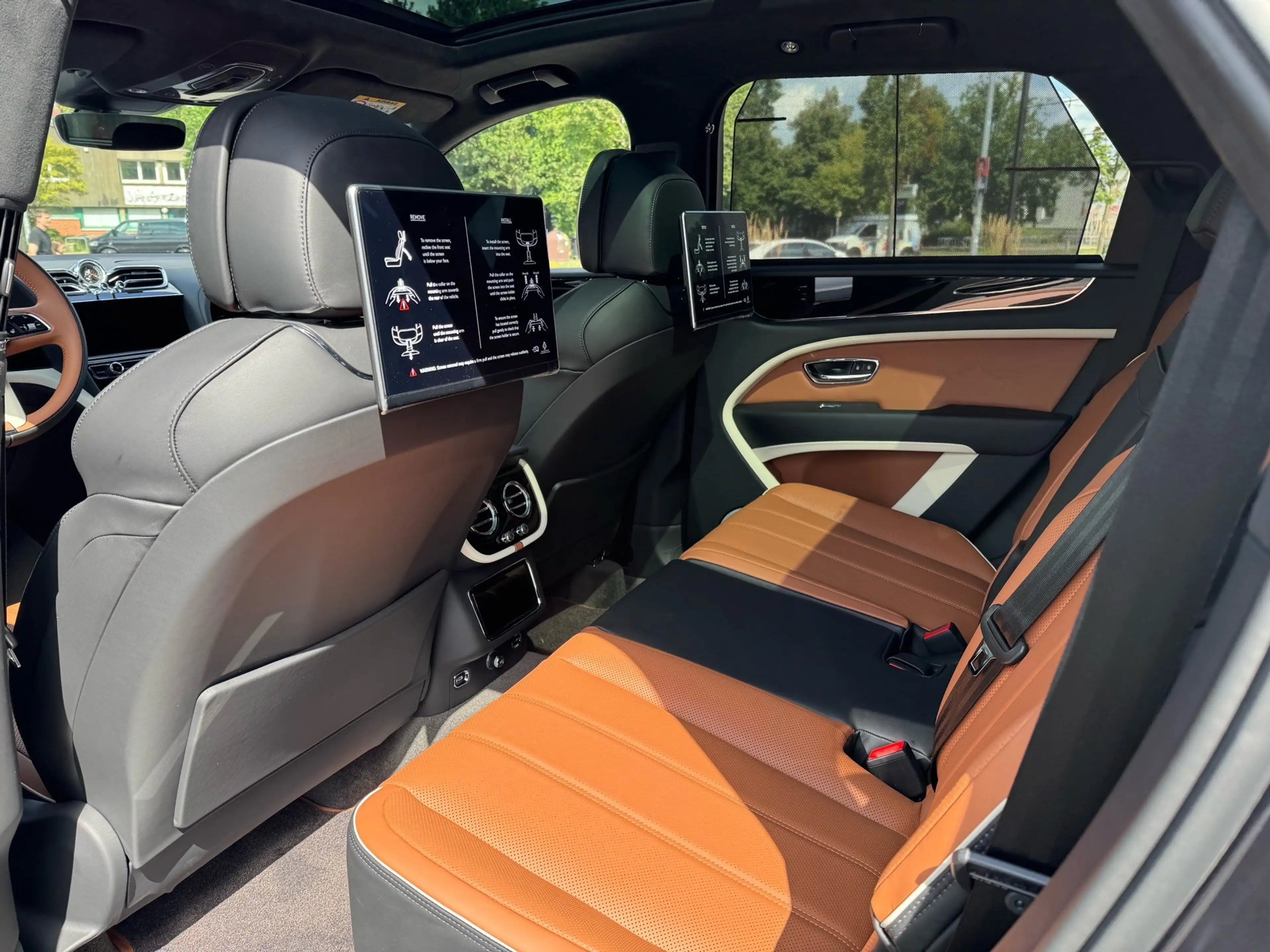 Bentley Bentayga Hybrid Artenara *Special Edition* — photo 14