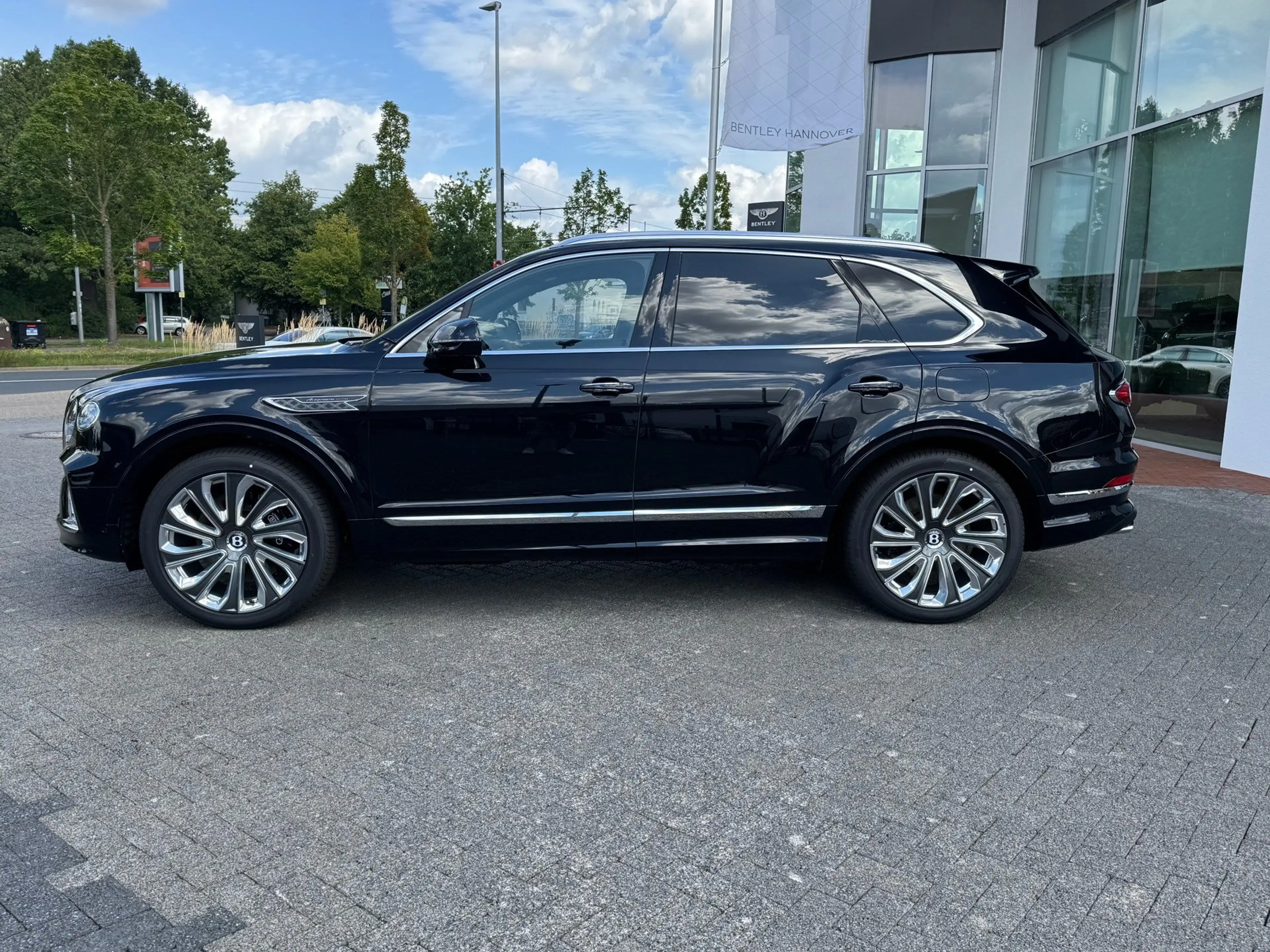Bentley Bentayga Hybrid Artenara *Special Edition* — photo 5