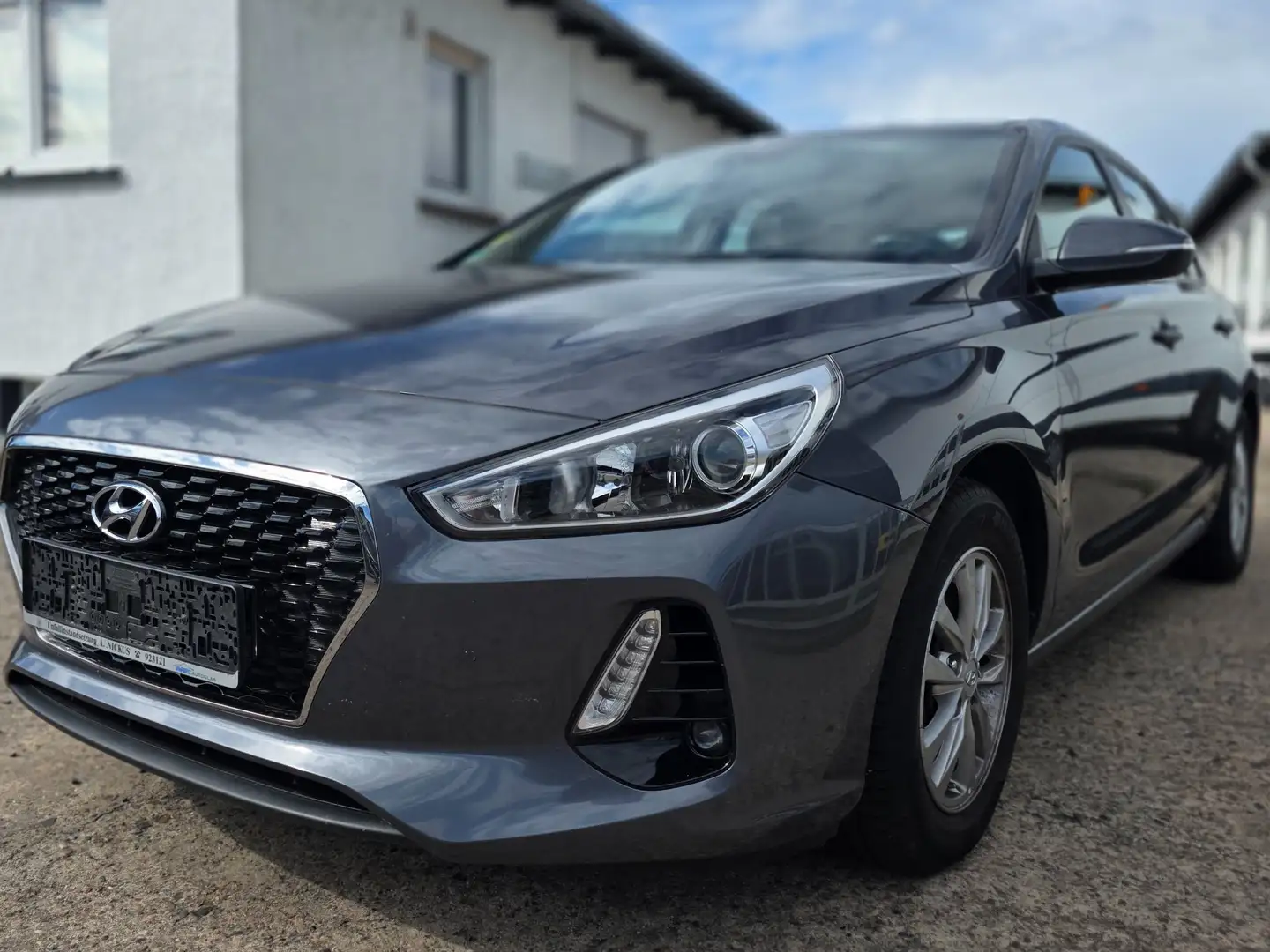 Hyundai i30 i30 1.0 T-GDI * PDC * Bluethoot Tel&Musik* Gris - 1