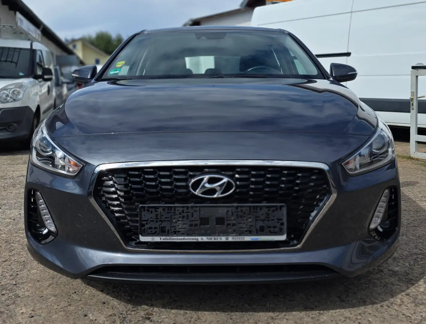 Hyundai i30 i30 1.0 T-GDI * PDC * Bluethoot Tel&Musik* Gris - 2