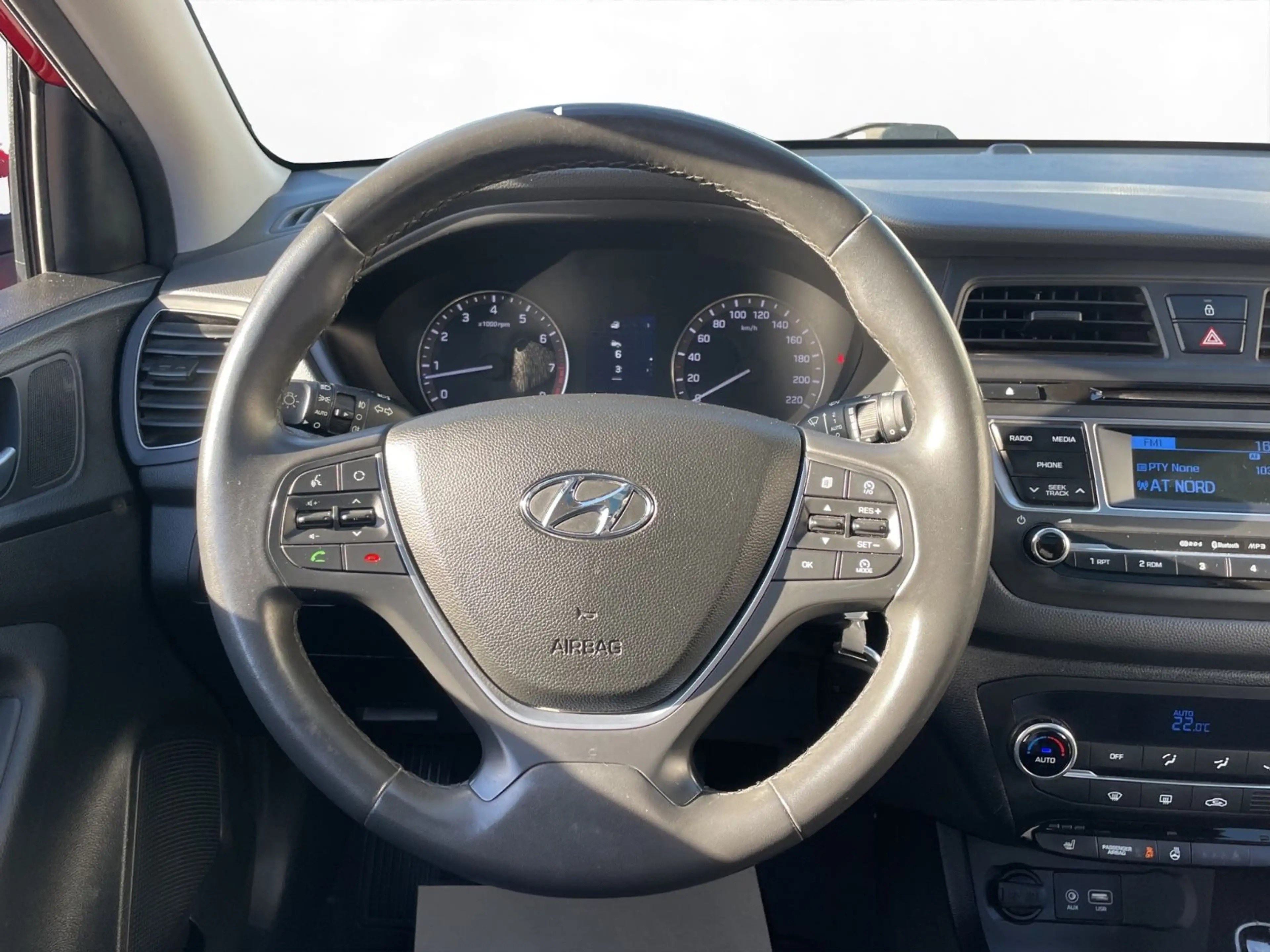 Hyundai i20 Style**AUTOMATIK**LEDER**PANO** — photo 12