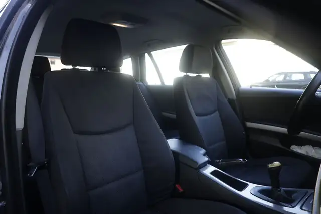 BMW 3 Series view 6