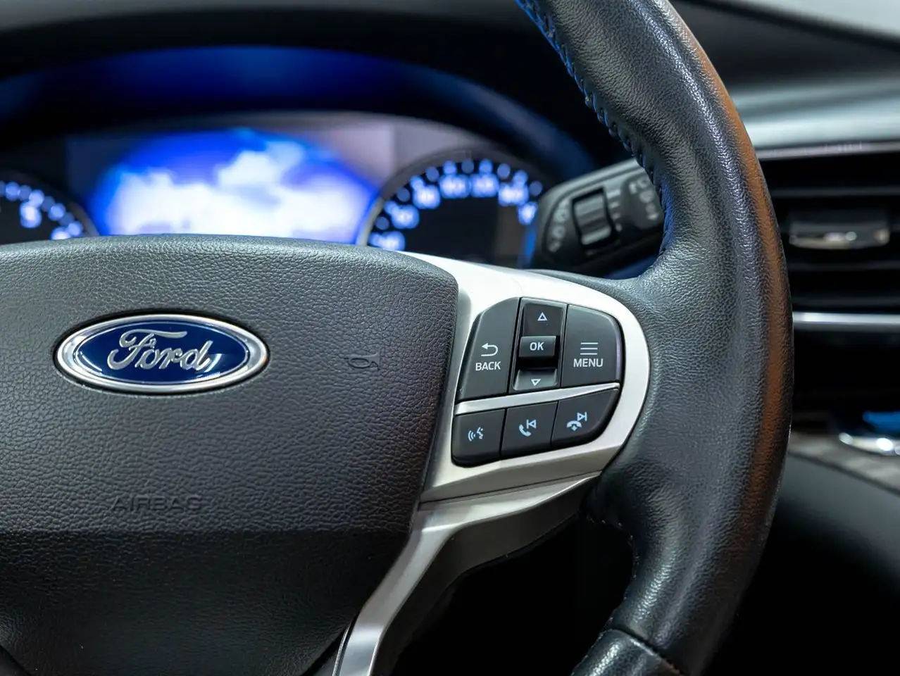 Ford Explorer photo Ford Explorer