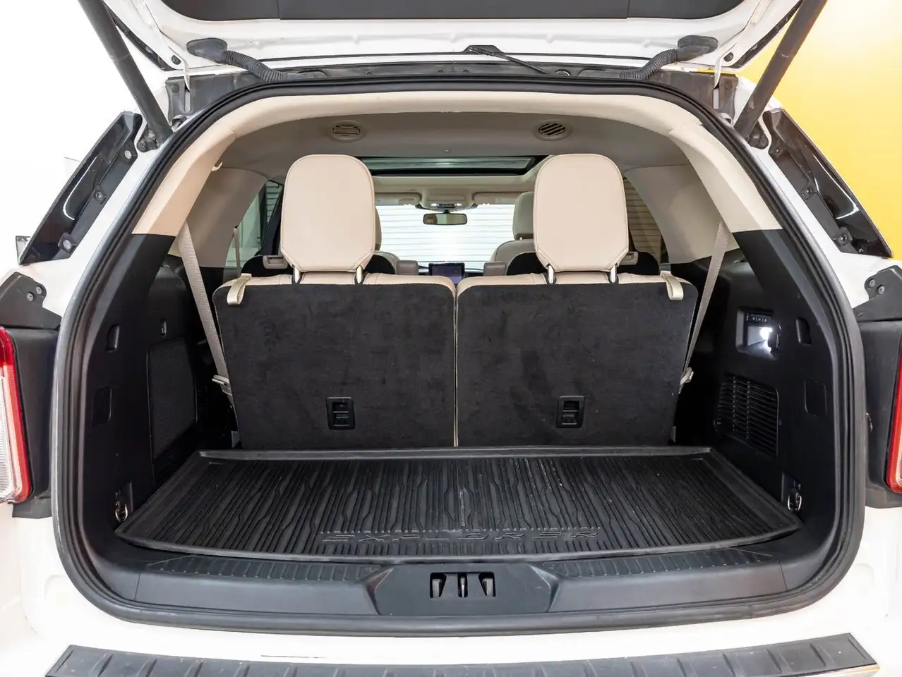 Ford Explorer photo Ford Explorer