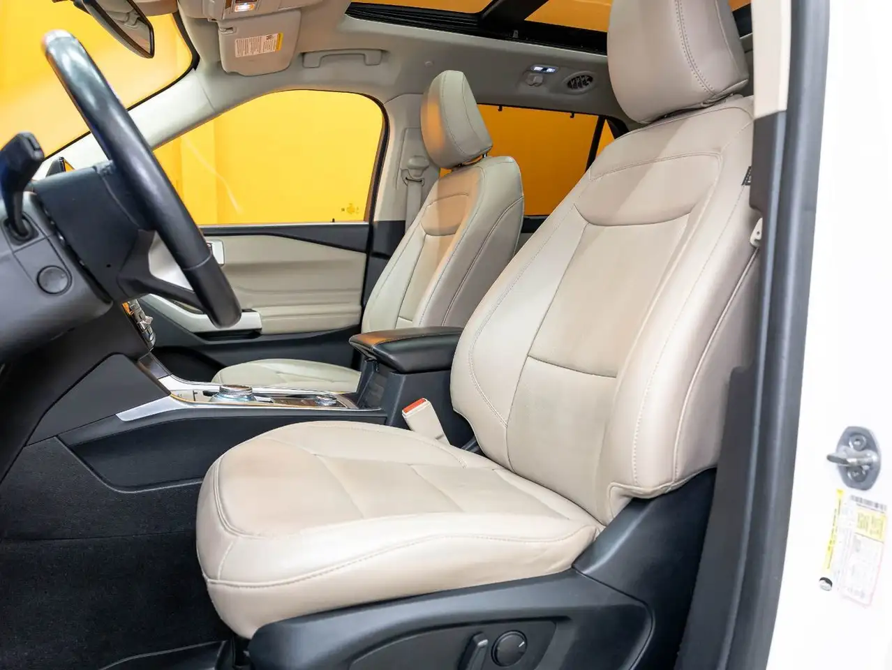 Ford Explorer photo Ford Explorer