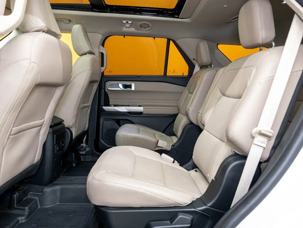 Ford Explorer photo Ford Explorer