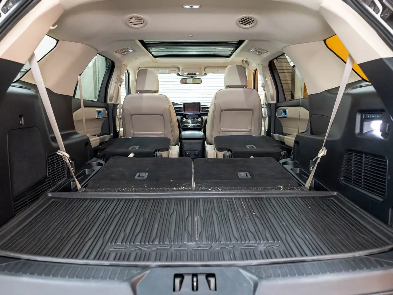 Ford Explorer photo Ford Explorer