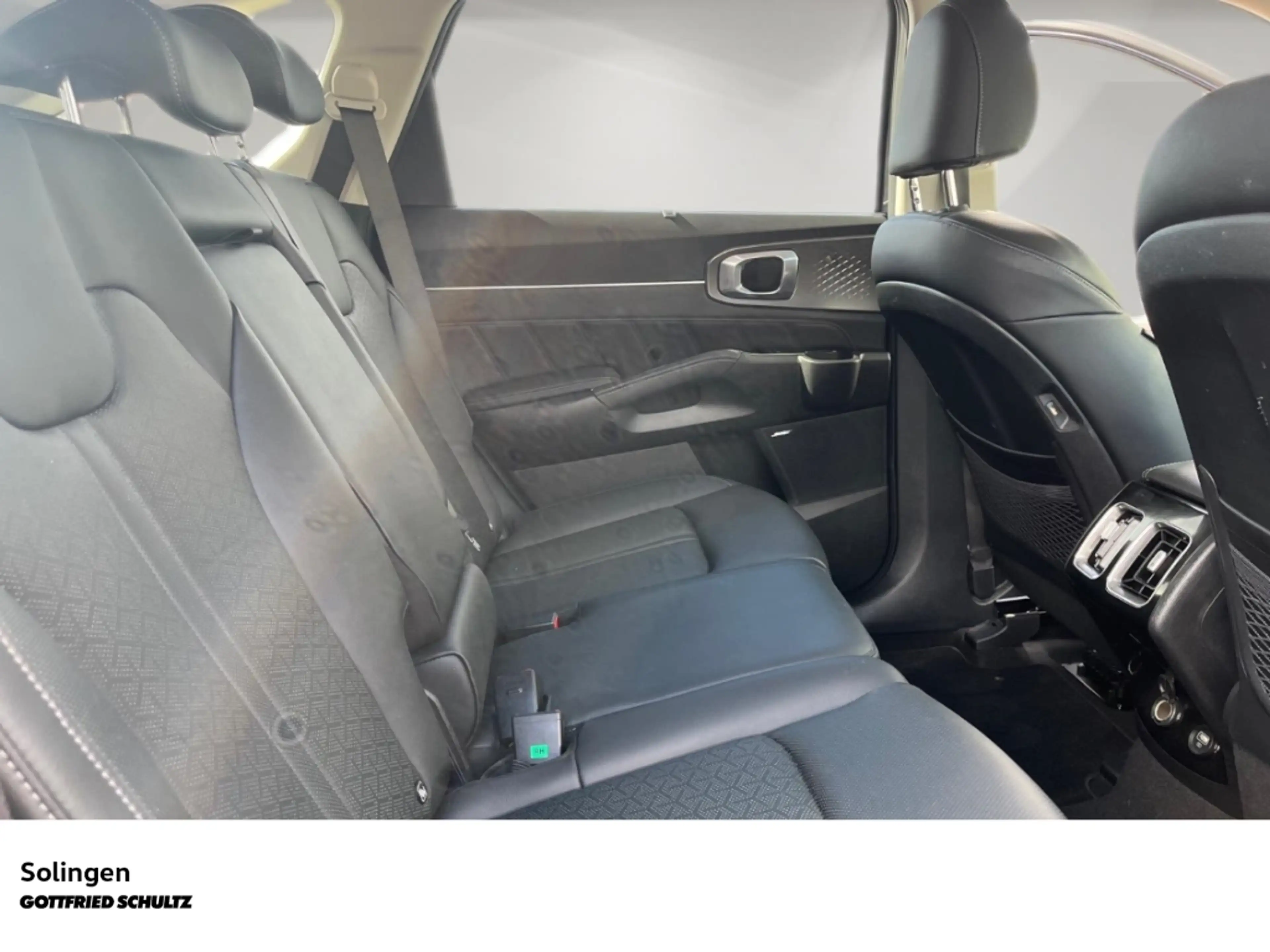 Kia Sorento 2.2 Spirit 4WD   Aut.   Navi   Bose   Keyless — photo 6