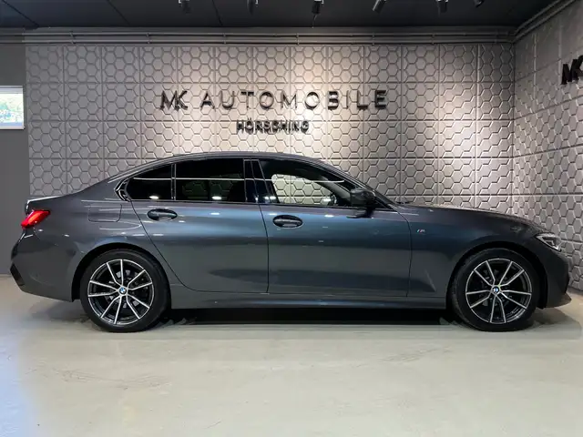 BMW 3 Series view 7