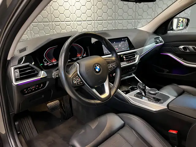 BMW 3 Series view 15
