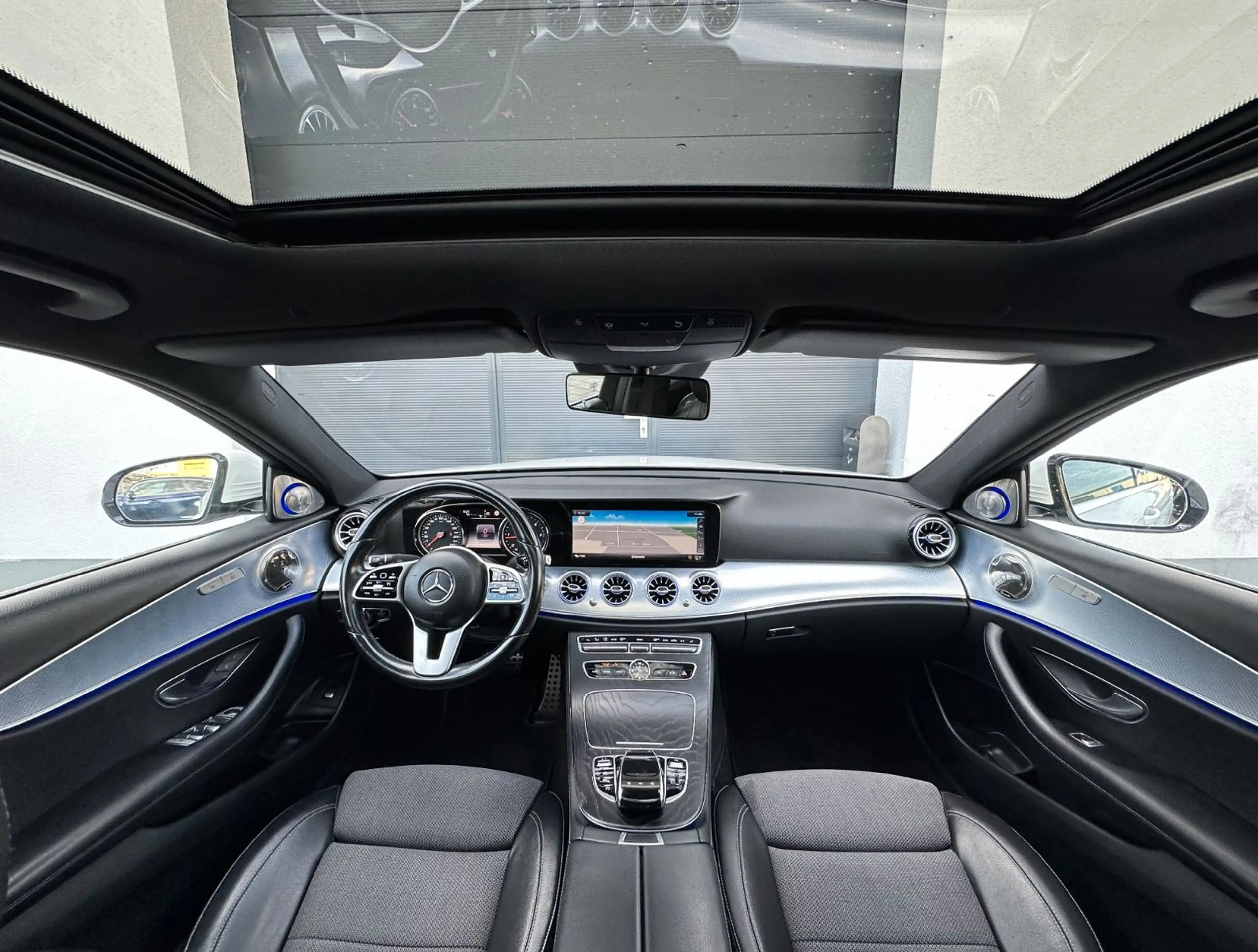 Mercedes-Benz E 220 d Lim.*SPORT-PAKET*S-DACH*COMAND*KAMERA* — photo 3