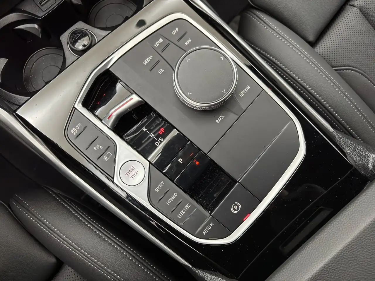 BMW 320 e Touring [Sport Line, AHK, ACC, RFK, 18" LMR] 14