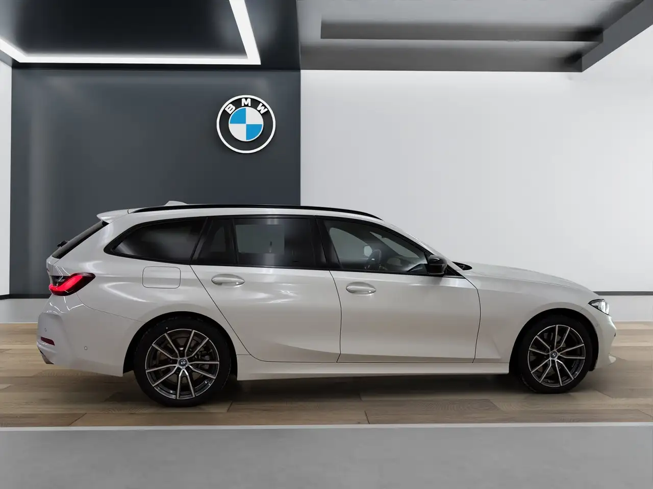 BMW 320 e Touring [Sport Line, AHK, ACC, RFK, 18" LMR] 7