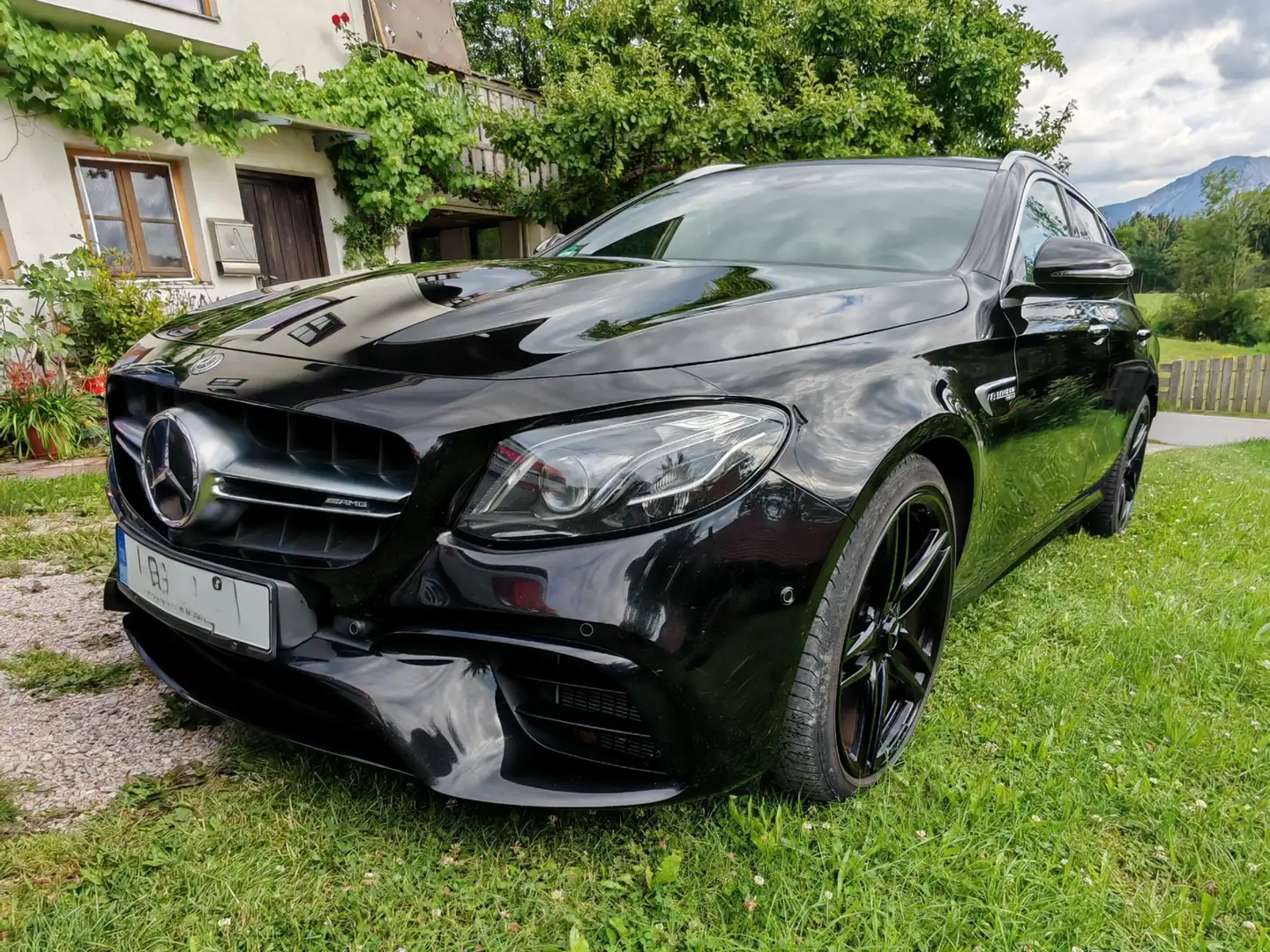 Mercedes-Benz E 63 AMG AMG E 63 4Matic+ T 9G-TRONIC Schwarz - 2