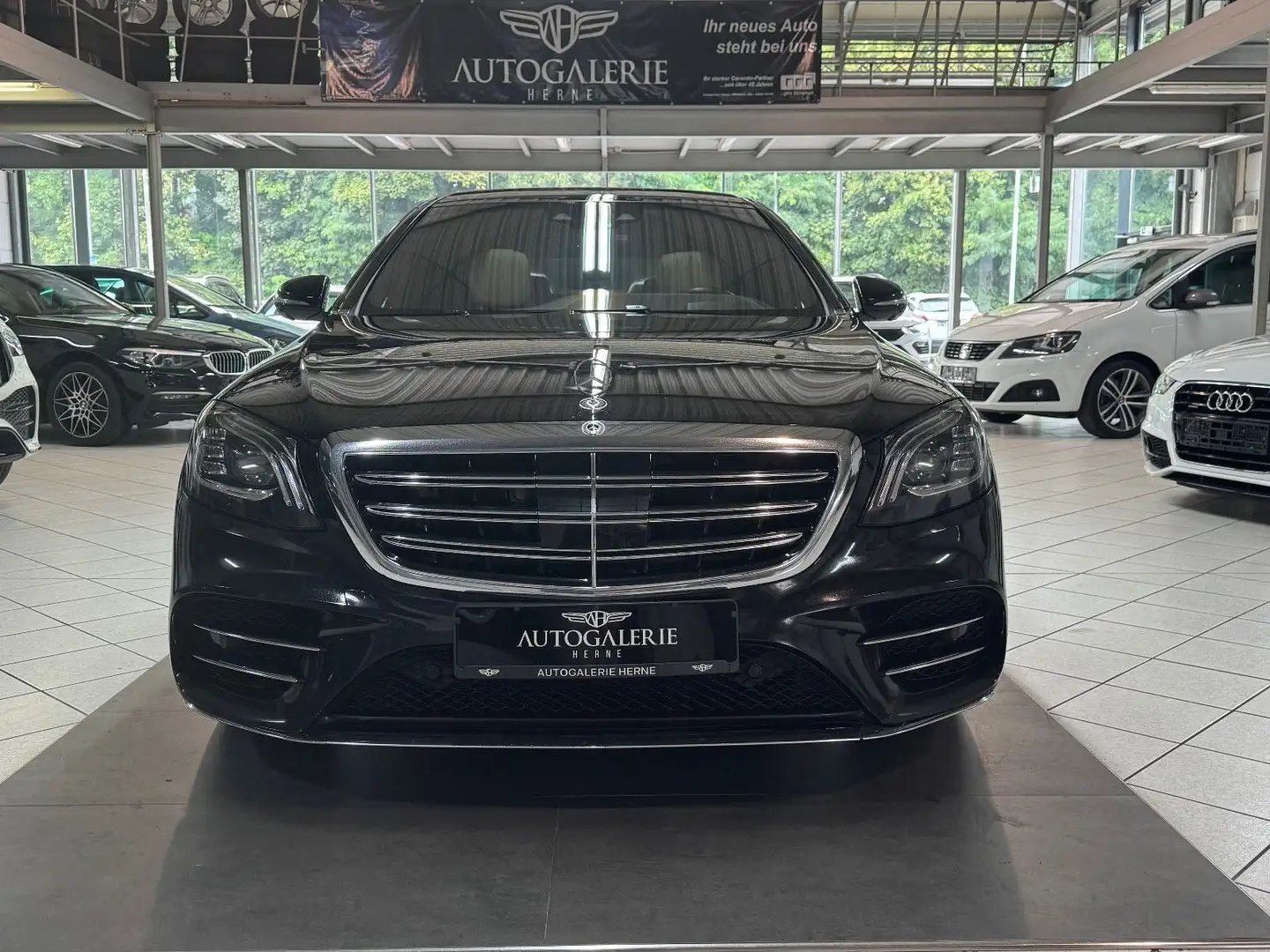 Mercedes-Benz S 560 4M LANG AMG*PANO*HUD*BURM*FOND TV*VOLLL Schwarz - 2