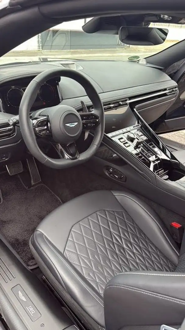 Aston Martin DB12 Volante Black Schwarz - 2
