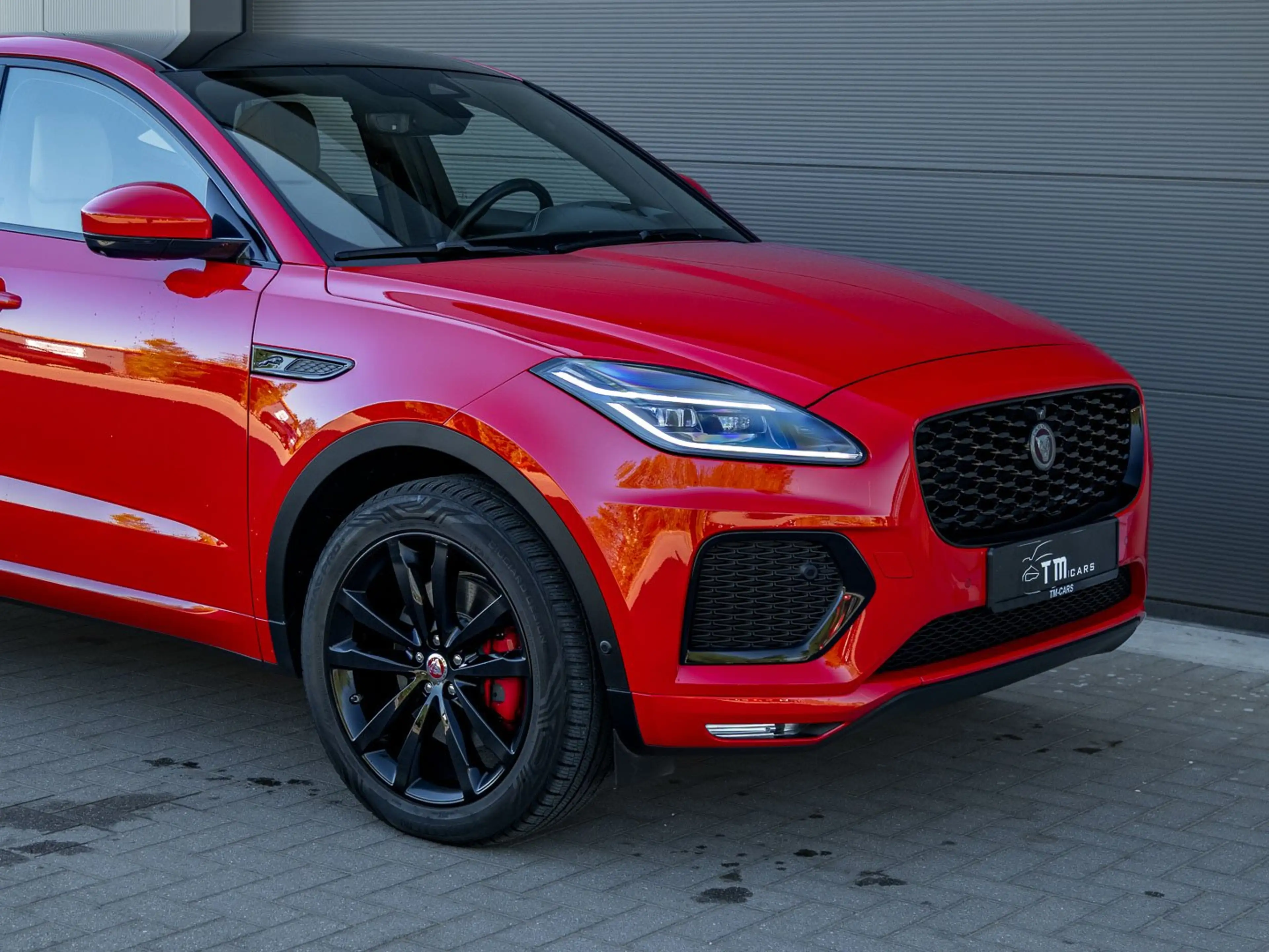 Jaguar E-Pace LED/navigatie/360° camera/P300 — photo 11