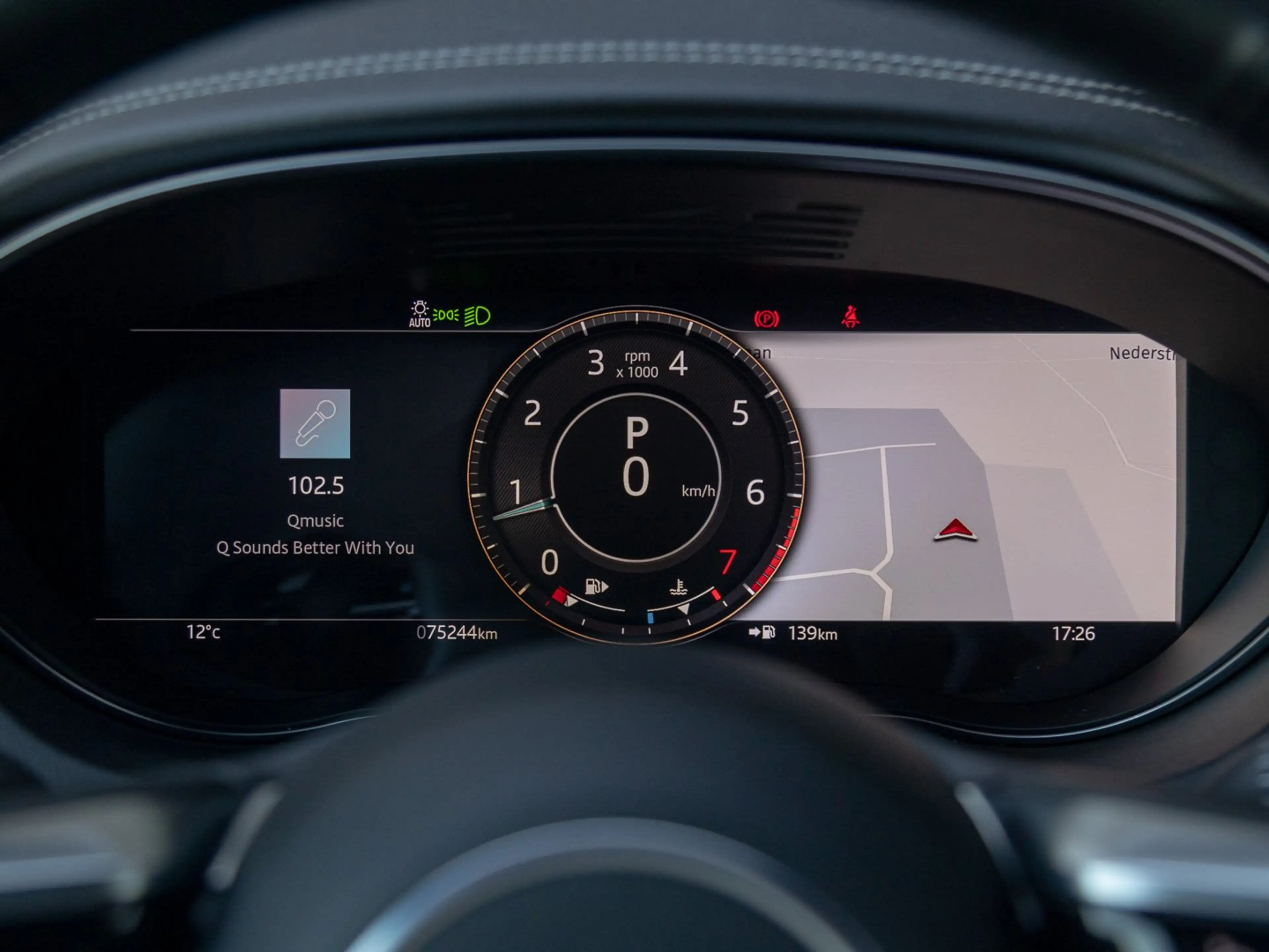 Jaguar E-Pace LED/navigatie/360° camera/P300 — photo 14