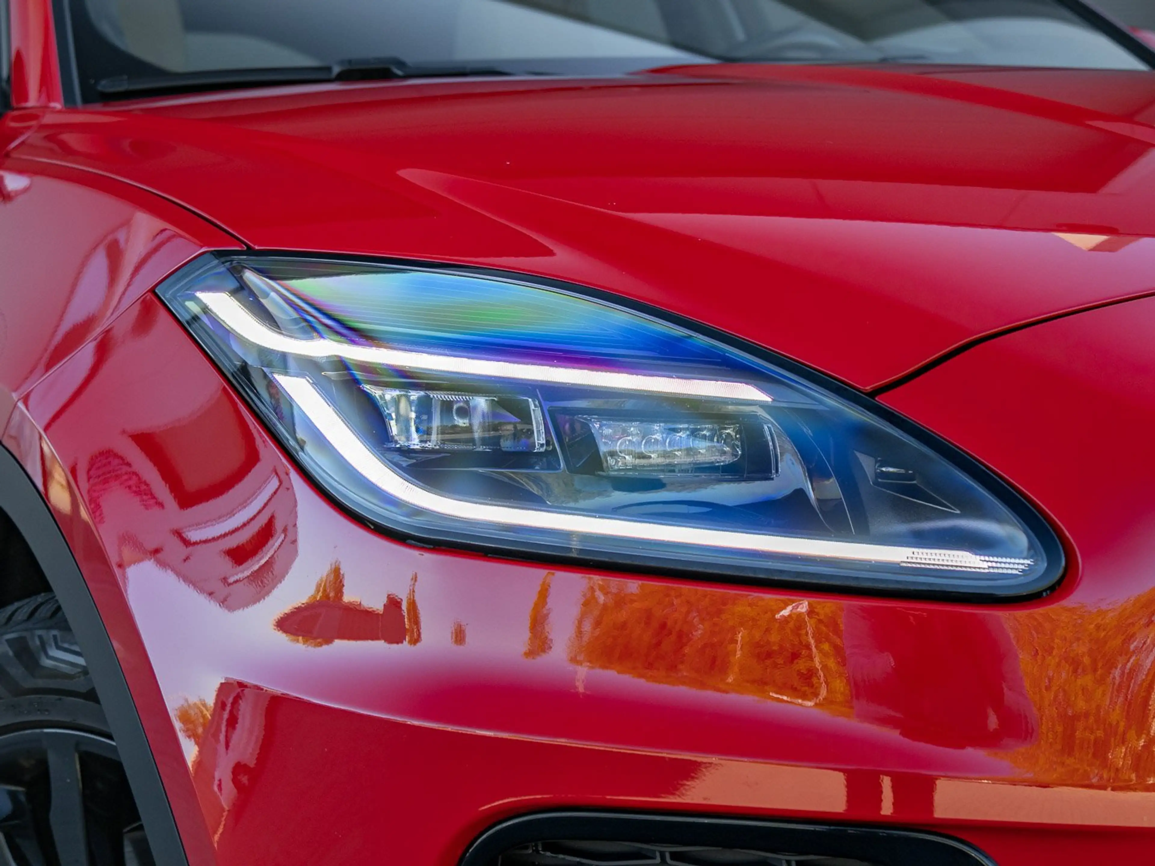 Jaguar E-Pace LED/navigatie/360° camera/P300 — photo 2