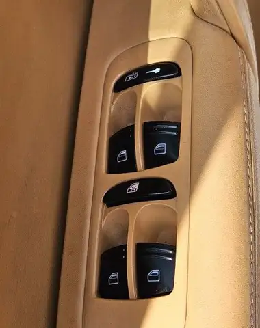 Porsche Cayenne view 17