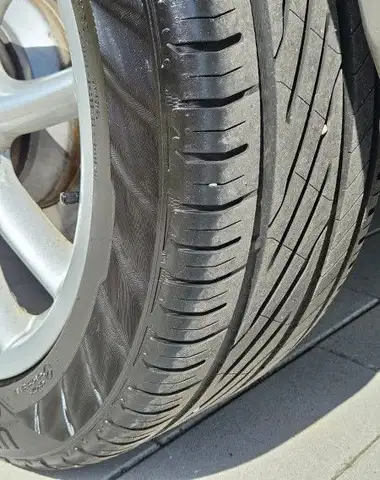 Porsche Cayenne view 9