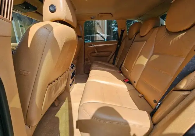 Porsche Cayenne view 14