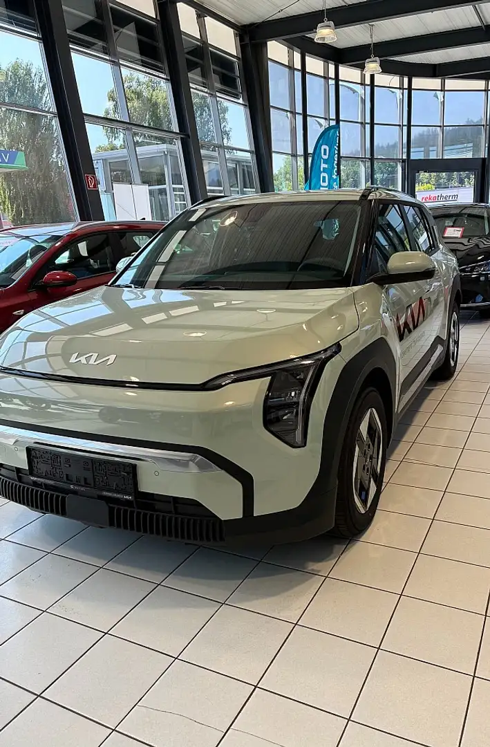 Kia EV3 FWD 81,4kWh Long Range BIZ Grün - 2