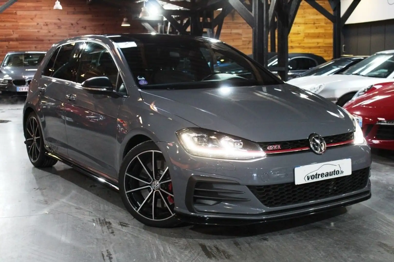 Volkswagen Golf (2) 2.0 TSI 290 GTI TCR DSG7 Grijs - 1