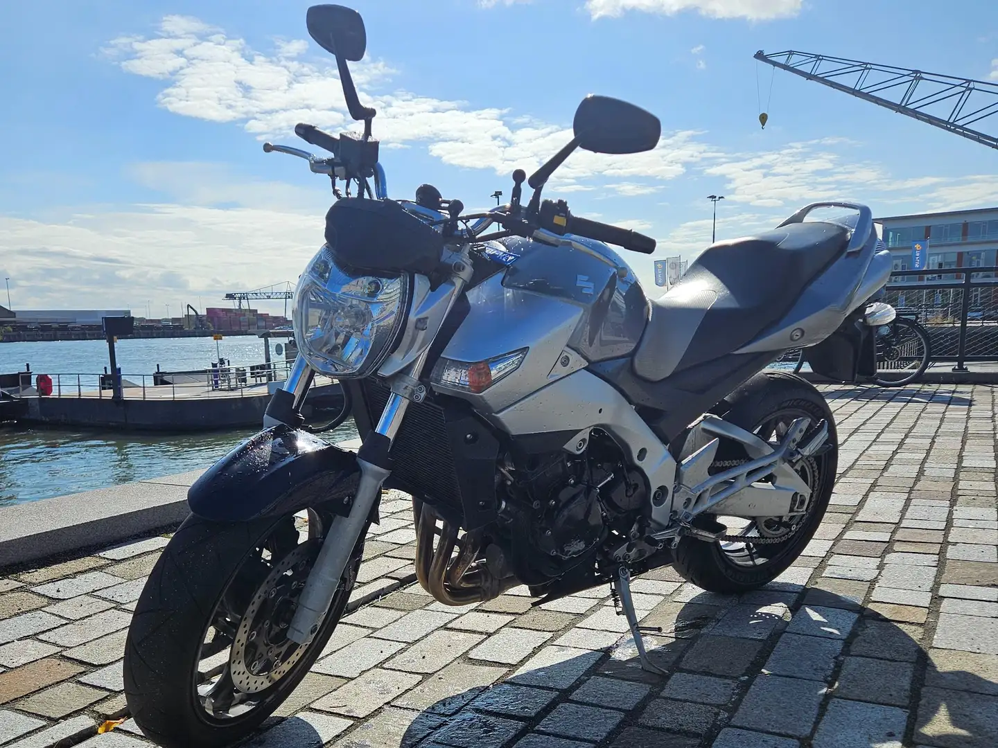 Suzuki GSR 600 Zilver - 2