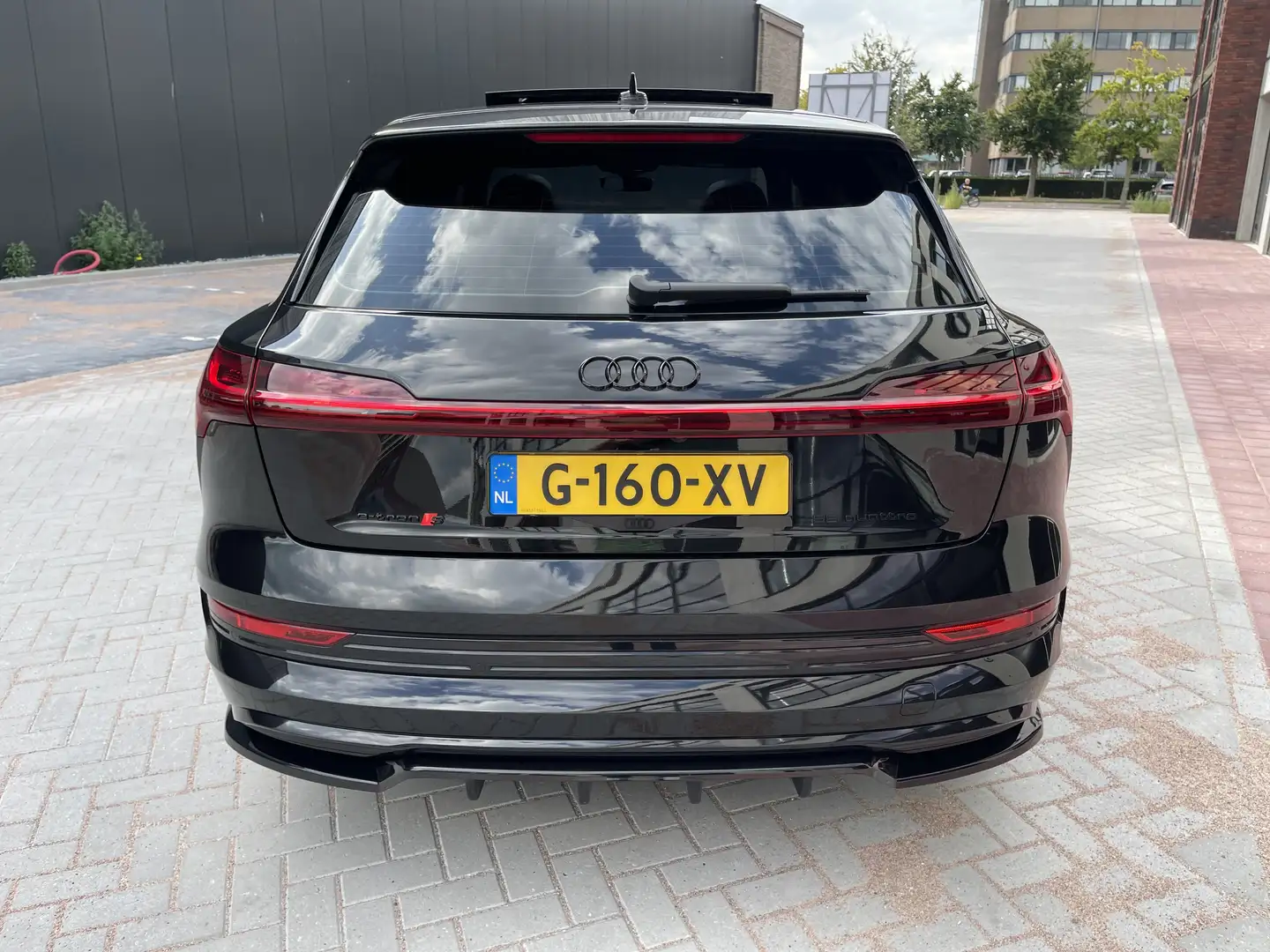 Audi e-tron E-tron 55 Quattro S-Line FullOptions!!! €108.779 Zwart - 2