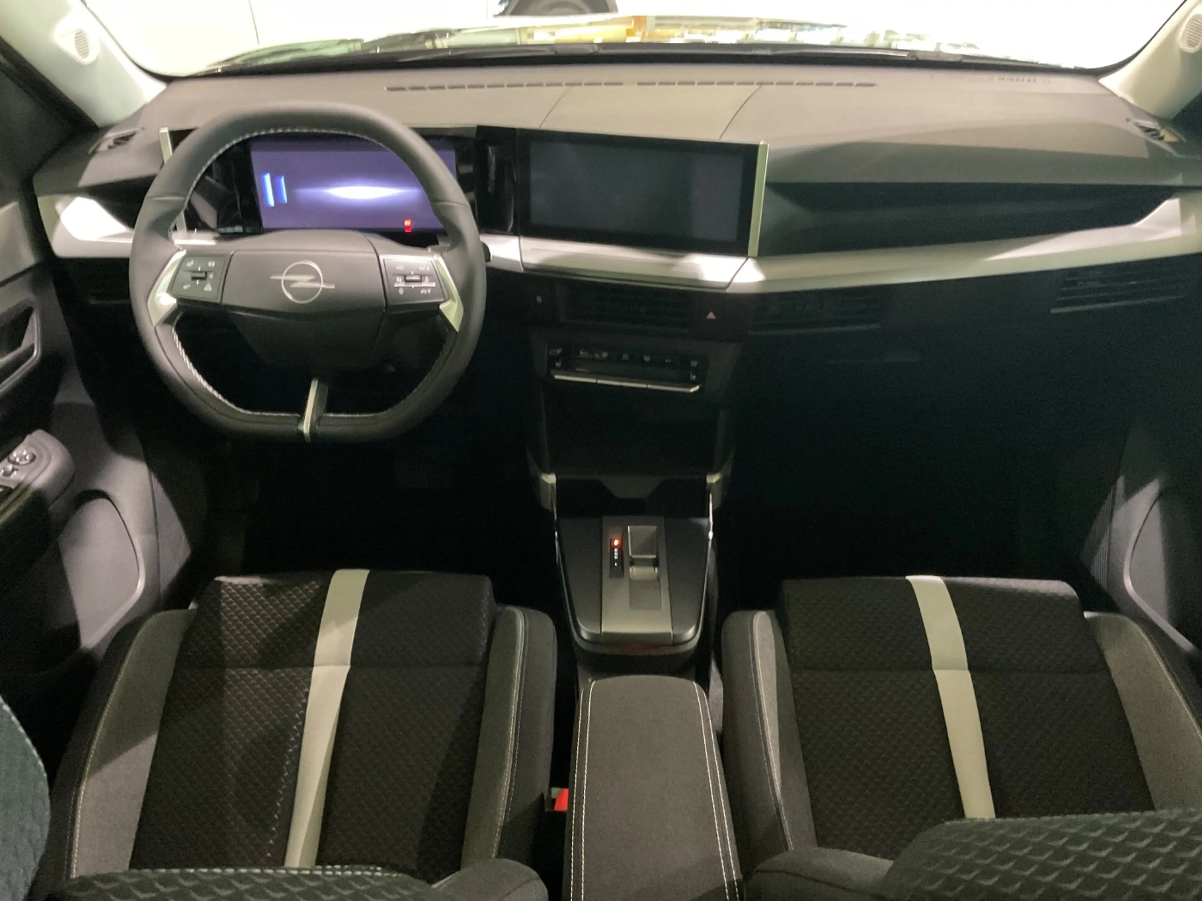 Opel Frontera Electric Edition 83 kW LED+Navi+SHZ+PDC — photo 3
