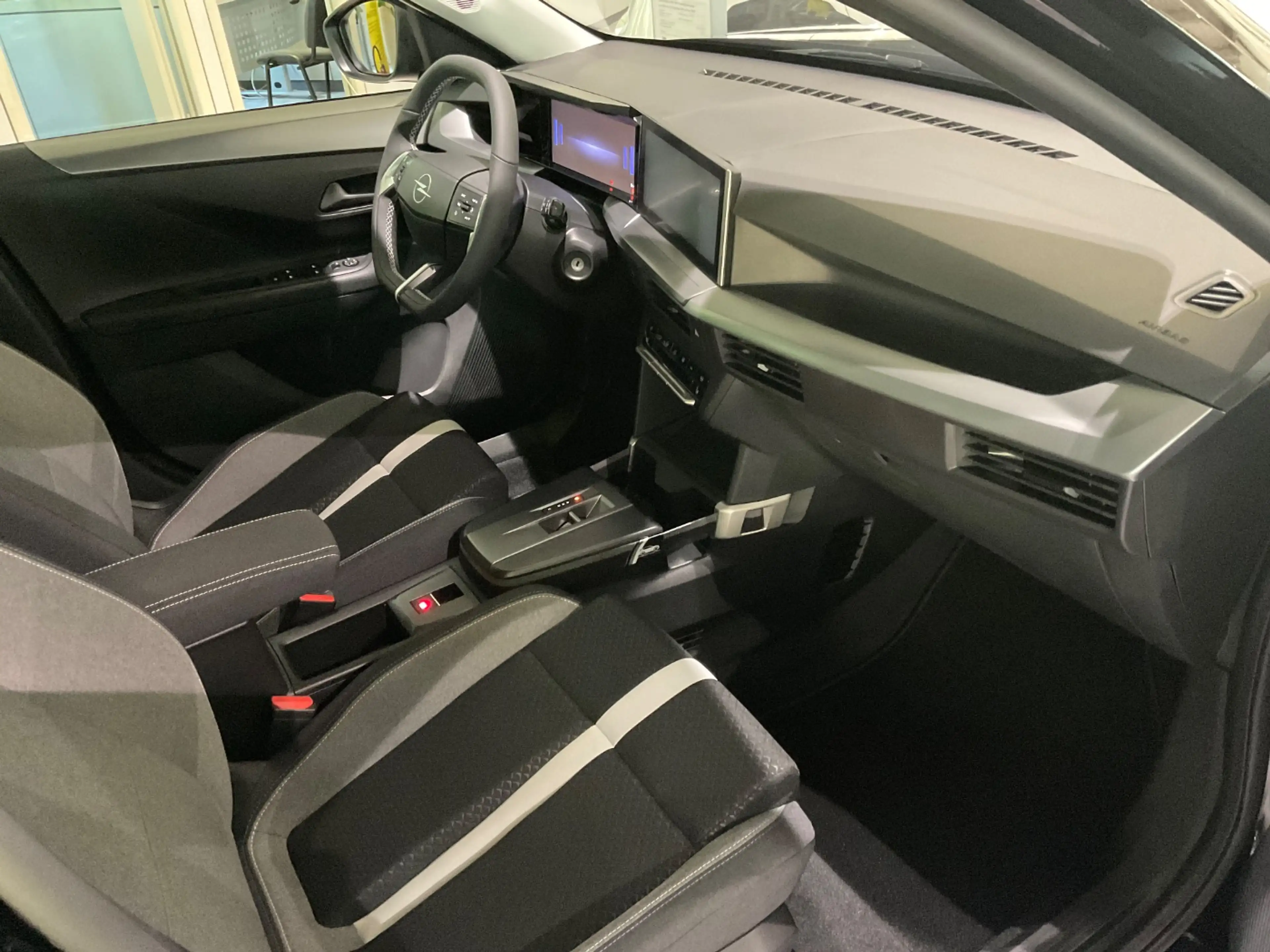 Opel Frontera Electric Edition 83 kW LED+Navi+SHZ+PDC — photo 7