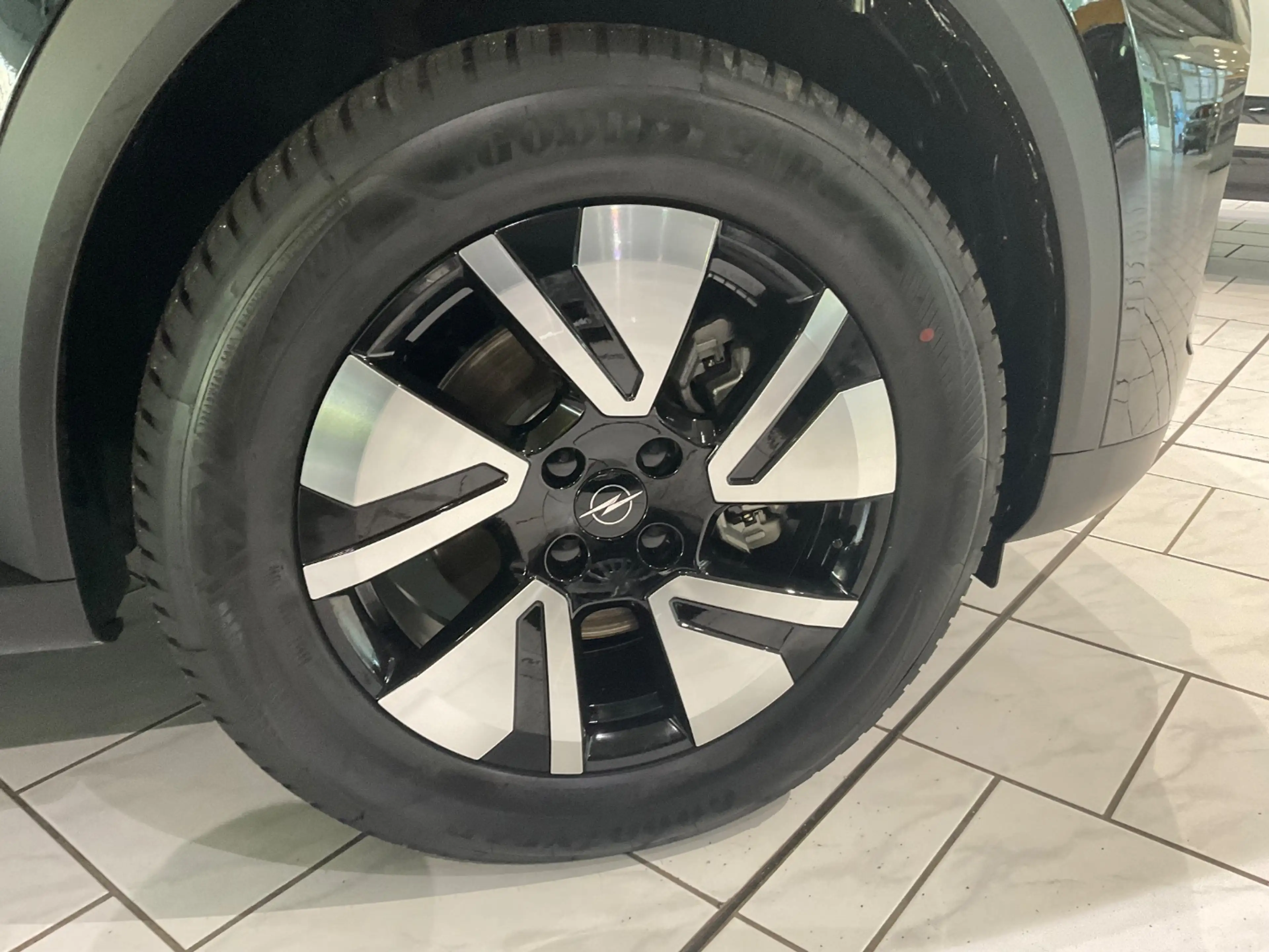 Opel Frontera Electric Edition 83 kW LED+Navi+SHZ+PDC — photo 4