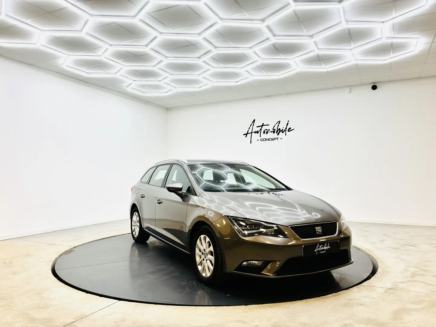 SEAT Leon ✅1AN GARANTIE✅1ER PROPRIO✅LED✅REMORQUE✅G smeđa - 2