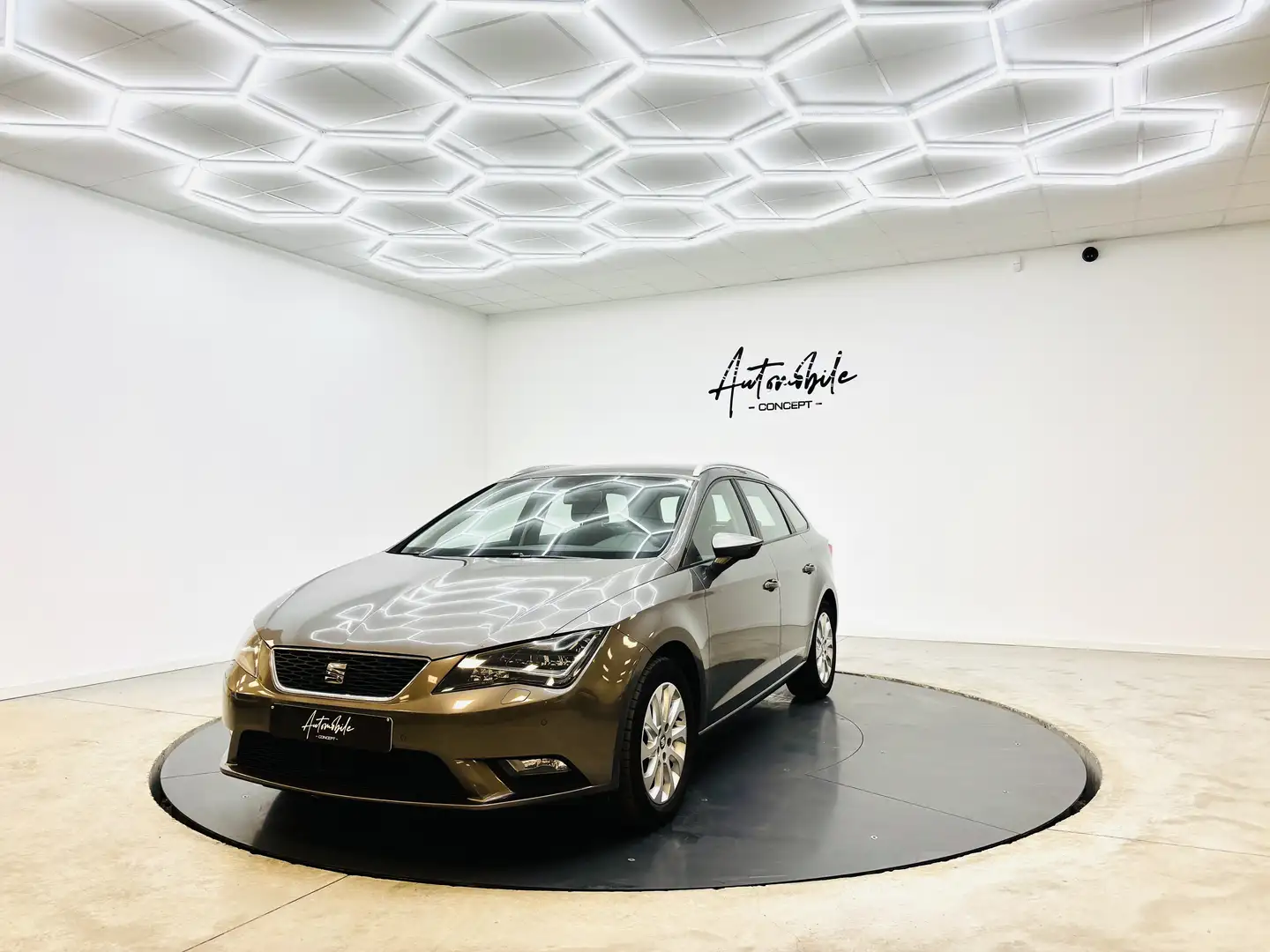 SEAT Leon ✅1AN GARANTIE✅1ER PROPRIO✅LED✅REMORQUE✅G smeđa - 1
