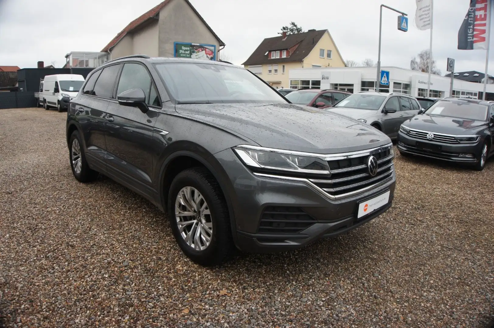 Volkswagen Touareg Basis 4Motion NAVI LED AHK Grau - 2