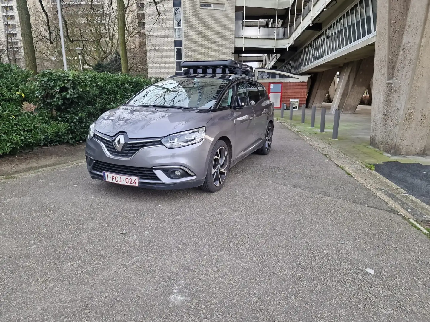 Renault Grand Scenic ENERGY dCi 110 EDC BOSE EDITION Beżowy - 1