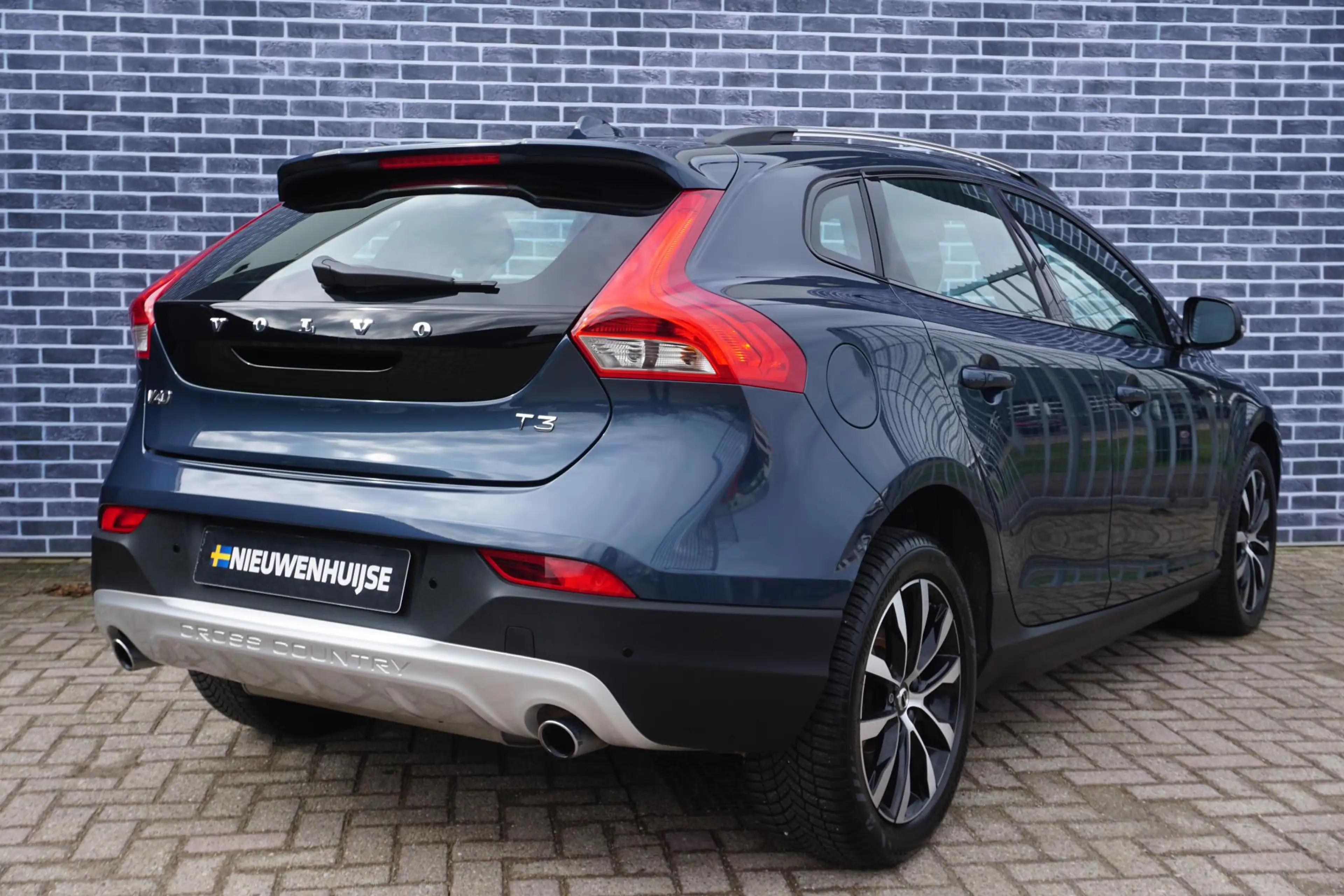 Volvo V40 Cross Country 1.5 T3 Dynamic Edition Volvo V40 Cross Country 1.5 — photo 3
