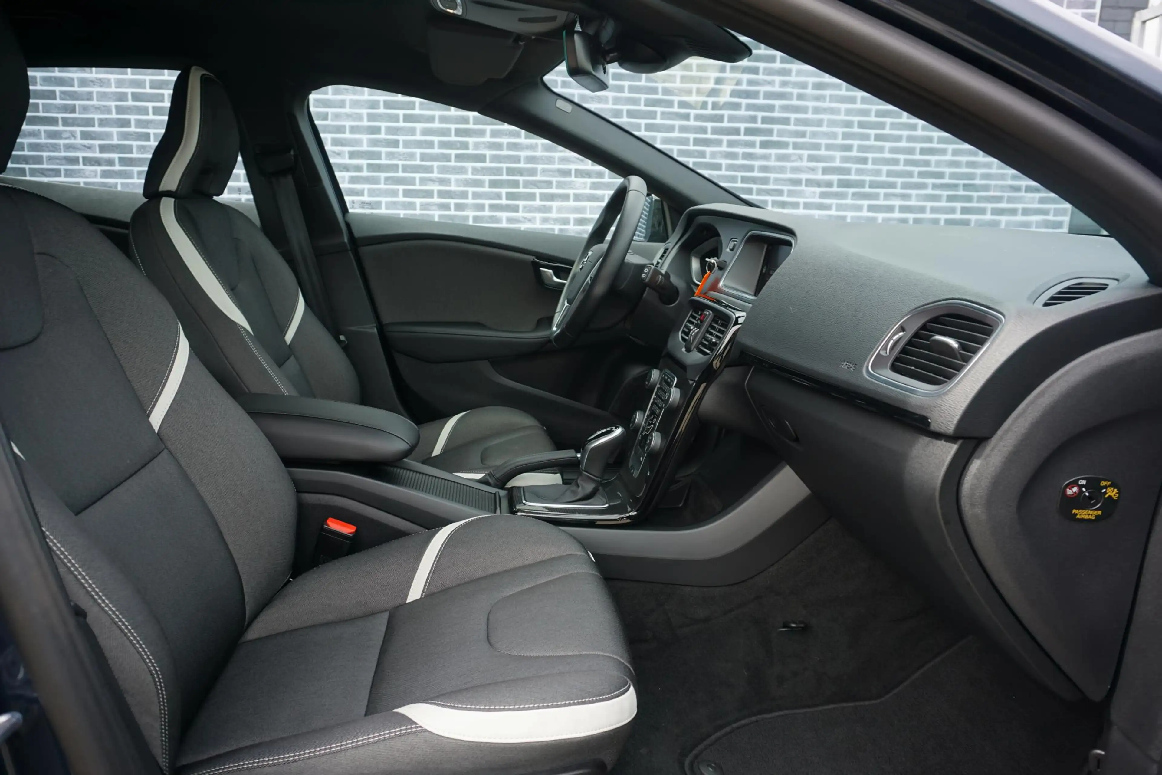 Volvo V40 Cross Country 1.5 T3 Dynamic Edition Volvo V40 Cross Country 1.5 — photo 5