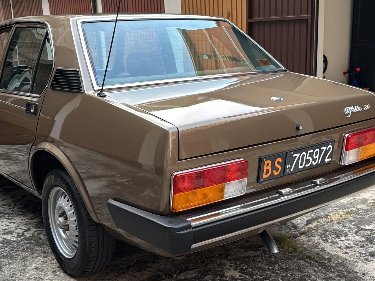 Alfa Romeo Alfetta 2.0 L, foto 2